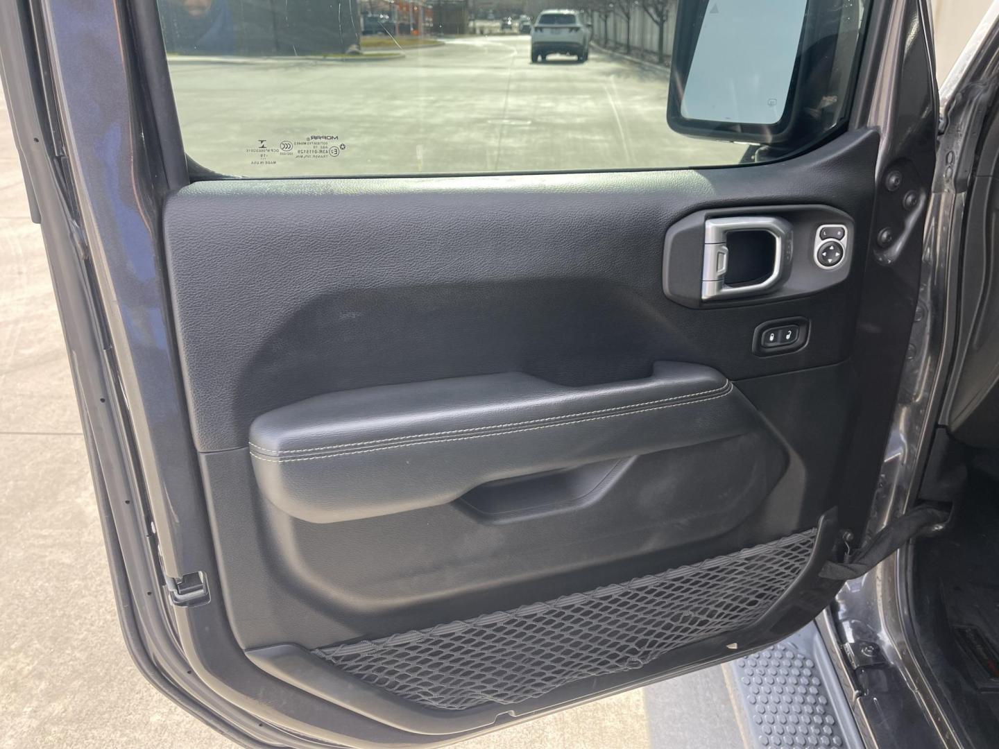 2019 Silver /Black Jeep Wrangler Unlimited Sahara (1C4HJXEN0KW) with an 2.0L L4 DOHC 16V TURBO engine, 6A transmission, located at 813 E Fairview Ave, Meridian , ID, 83642, (208) 336-8230, 43.618851, -116.384010 - 2019 Jeep Wrangler Sahara loaded with leather matching hard top, heated seats, heated steering wheel, NAV, Big 8.4 inch screen, Brand new tires. If you want a Jeep this is an excellent choice come by and take a test drive. - Photo#4