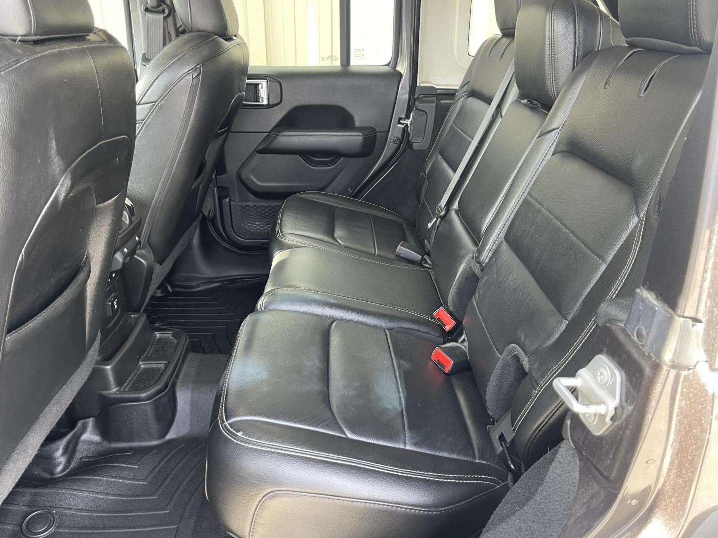 2019 Silver /Black Jeep Wrangler Unlimited Sahara (1C4HJXEN0KW) with an 2.0L L4 DOHC 16V TURBO engine, 6A transmission, located at 813 E Fairview Ave, Meridian , ID, 83642, (208) 336-8230, 43.618851, -116.384010 - 2019 Jeep Wrangler Sahara loaded with leather matching hard top, heated seats, heated steering wheel, NAV, Big 8.4 inch screen, Brand new tires. If you want a Jeep this is an excellent choice come by and take a test drive. - Photo#6