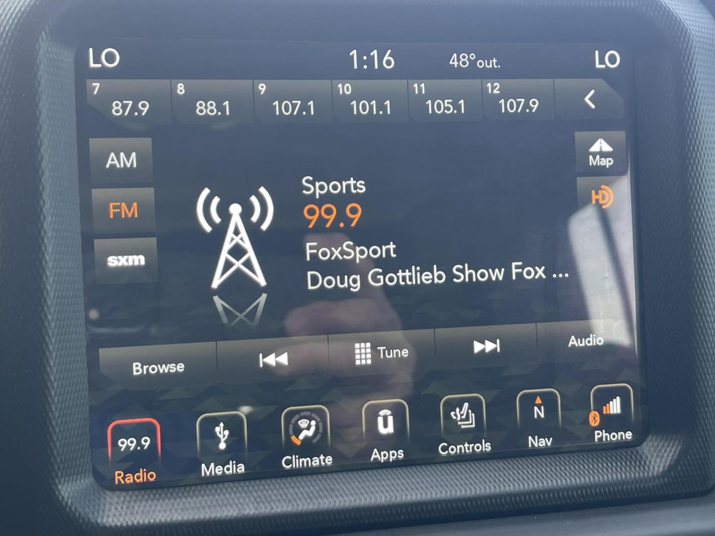 2019 Silver /Black Jeep Wrangler Unlimited Sahara (1C4HJXEN0KW) with an 2.0L L4 DOHC 16V TURBO engine, 6A transmission, located at 813 E Fairview Ave, Meridian , ID, 83642, (208) 336-8230, 43.618851, -116.384010 - 2019 Jeep Wrangler Sahara loaded with leather matching hard top, heated seats, heated steering wheel, NAV, Big 8.4 inch screen, Brand new tires. If you want a Jeep this is an excellent choice come by and take a test drive. - Photo#8