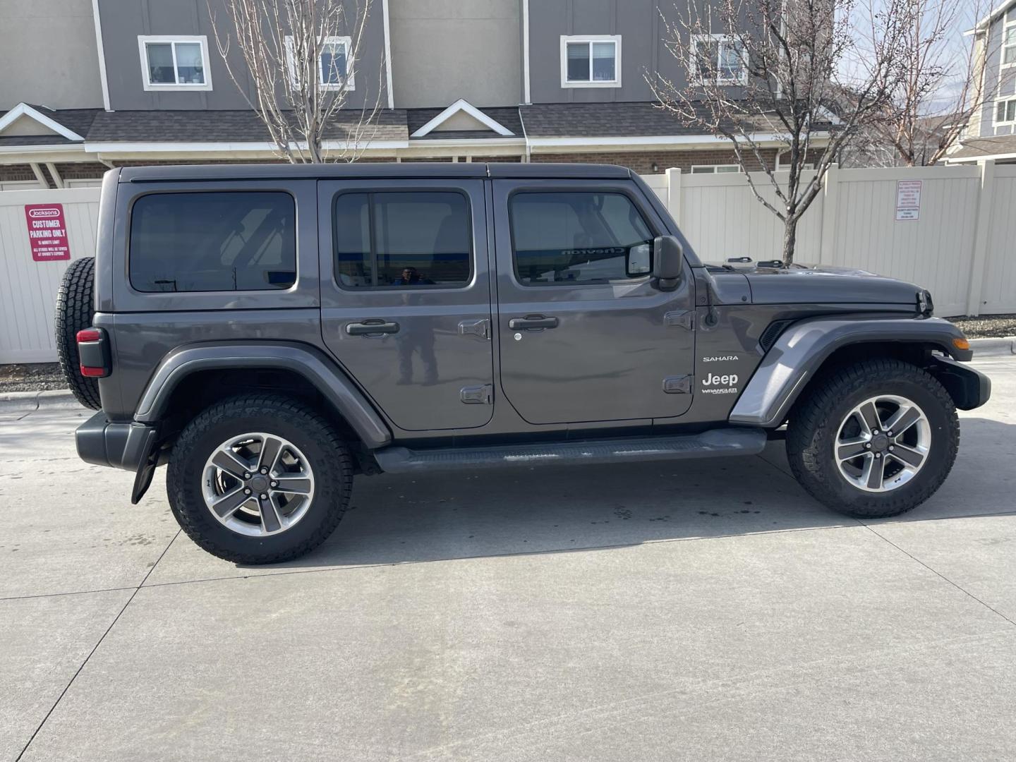 2019 Silver /Black Jeep Wrangler Unlimited Sahara (1C4HJXEN0KW) with an 2.0L L4 DOHC 16V TURBO engine, 6A transmission, located at 813 E Fairview Ave, Meridian , ID, 83642, (208) 336-8230, 43.618851, -116.384010 - 2019 Jeep Wrangler Sahara loaded with leather matching hard top, heated seats, heated steering wheel, NAV, Big 8.4 inch screen, Brand new tires. If you want a Jeep this is an excellent choice come by and take a test drive. - Photo#11
