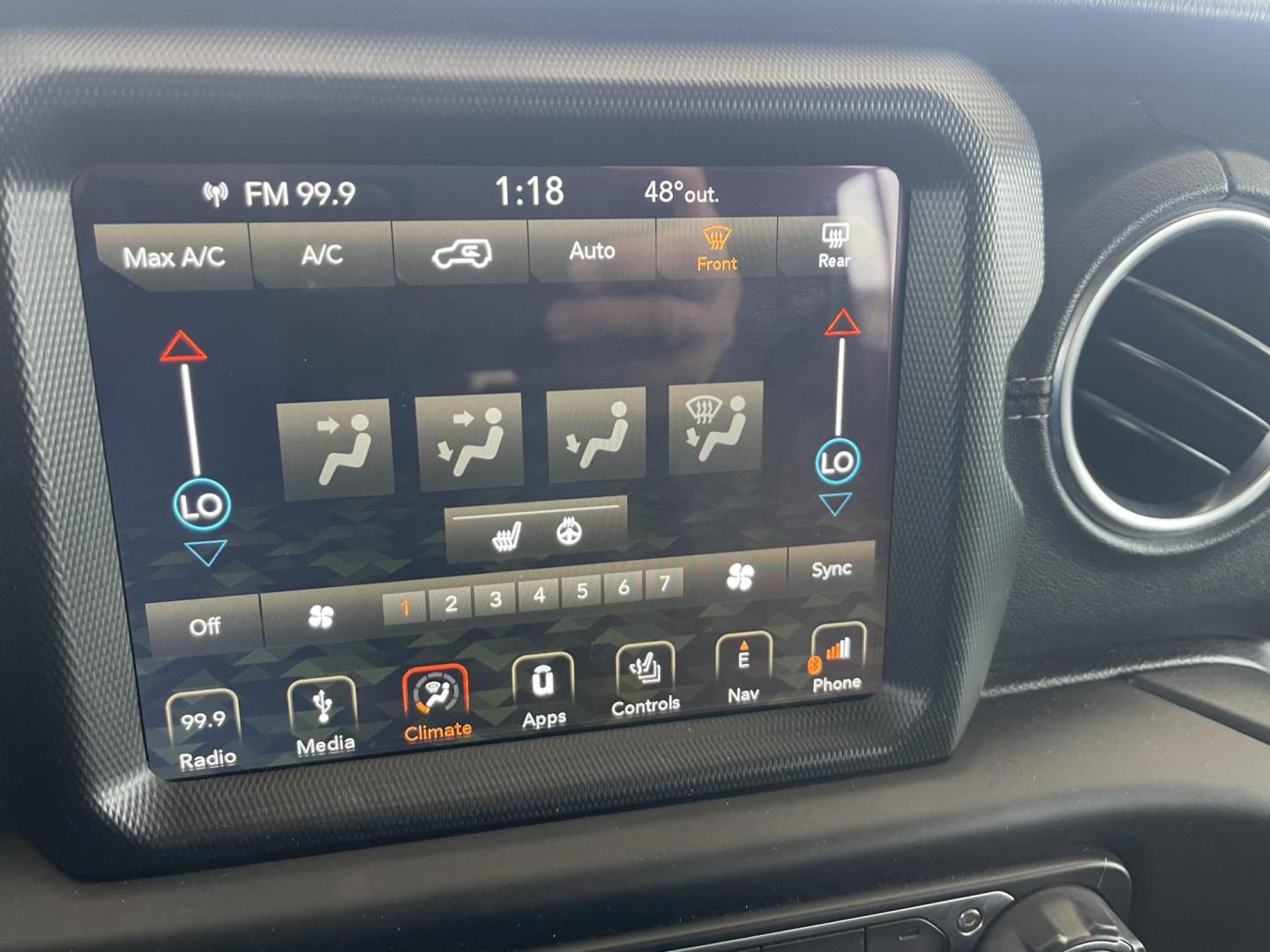 2019 Silver /Black Jeep Wrangler Unlimited Sahara (1C4HJXEN0KW) with an 2.0L L4 DOHC 16V TURBO engine, 6A transmission, located at 813 E Fairview Ave, Meridian , ID, 83642, (208) 336-8230, 43.618851, -116.384010 - 2019 Jeep Wrangler Sahara loaded with leather matching hard top, heated seats, heated steering wheel, NAV, Big 8.4 inch screen, Brand new tires. If you want a Jeep this is an excellent choice come by and take a test drive. - Photo#13