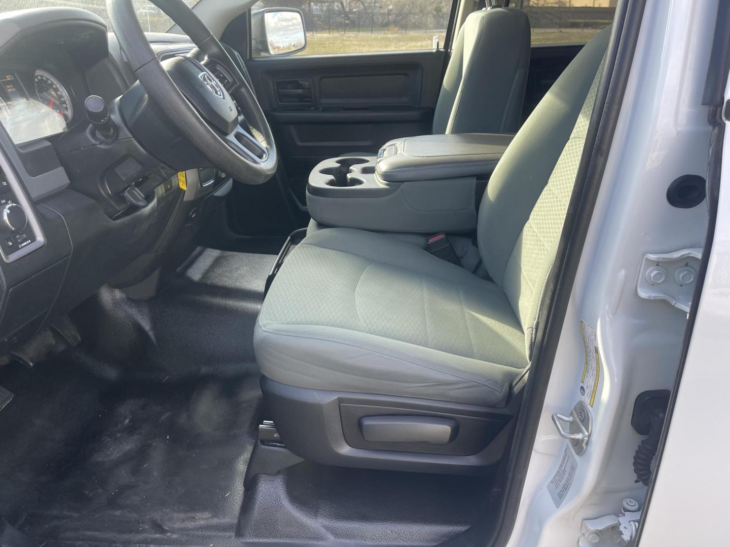 2015 White /Grey RAM 1500 Tradesman Crew Cab SWB 4WD (3C6RR7KT6FG) with an 5.7L V8 OHV 16V engine, 6-Speed Automatic transmission, located at 813 E Fairview Ave, Meridian , ID, 83642, (208) 336-8230, 43.618851, -116.384010 - 2015 Ram 1500 Crew cab 4x4 with a Hemi. Runs and drives very well, it is clean and ready for a test drive. - Photo#6