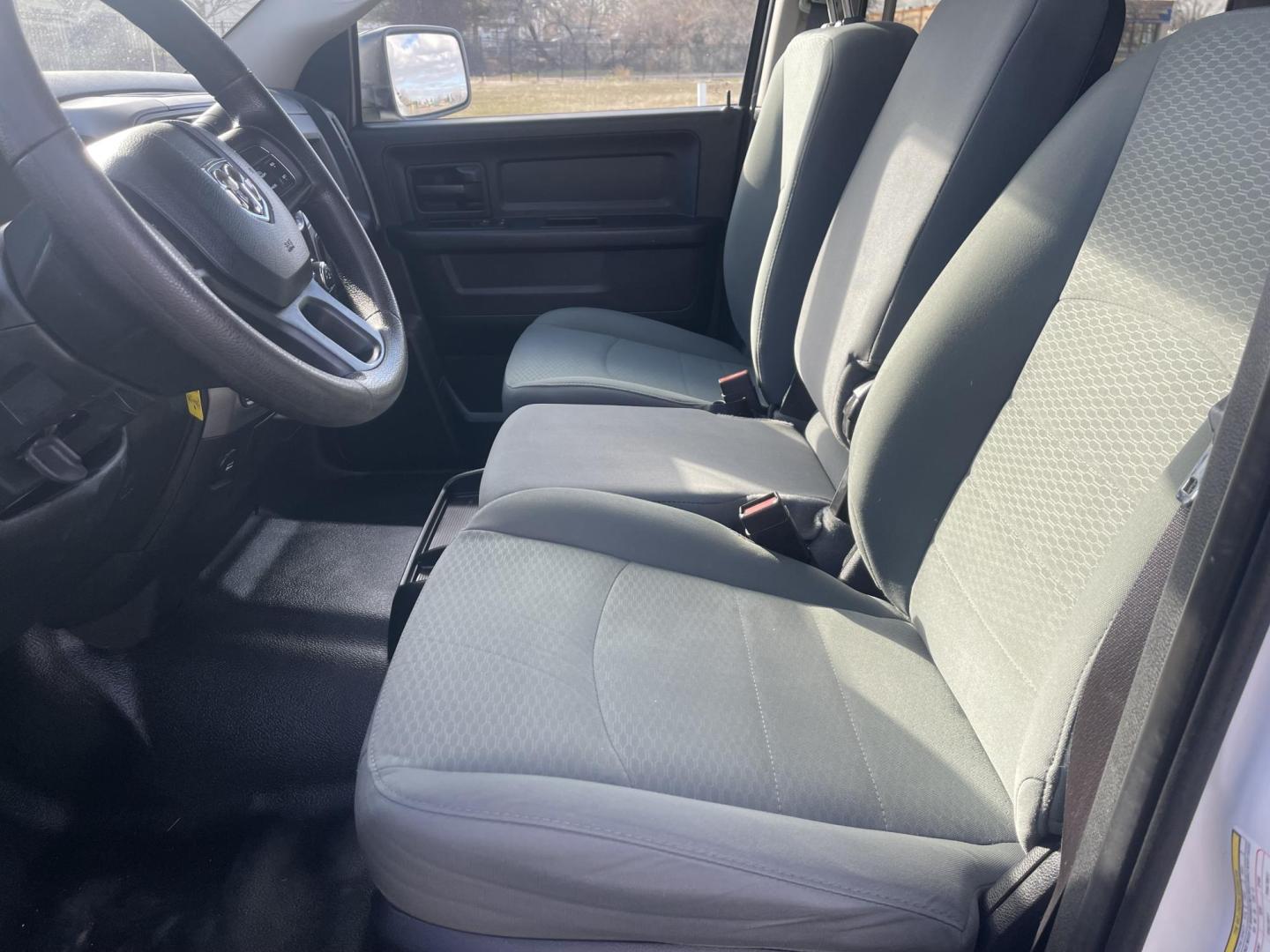 2015 White /Grey RAM 1500 Tradesman Crew Cab SWB 4WD (3C6RR7KT6FG) with an 5.7L V8 OHV 16V engine, 6-Speed Automatic transmission, located at 813 E Fairview Ave, Meridian , ID, 83642, (208) 336-8230, 43.618851, -116.384010 - 2015 Ram 1500 Crew cab 4x4 with a Hemi. Runs and drives very well, it is clean and ready for a test drive. - Photo#7