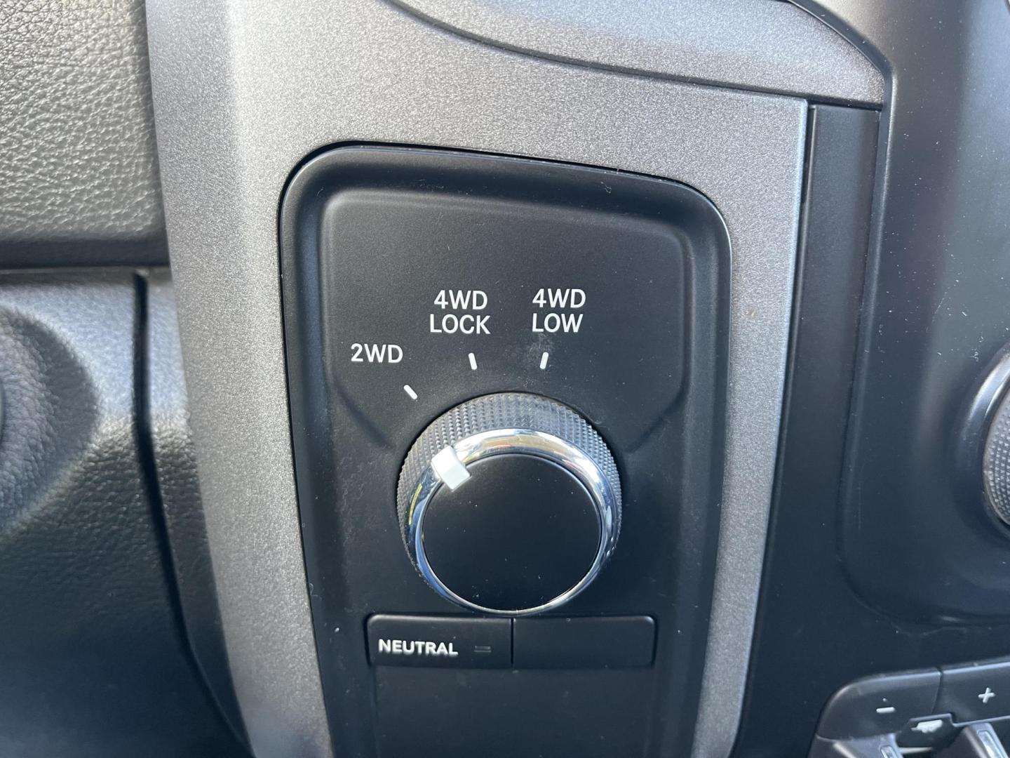 2015 White /Grey RAM 1500 Tradesman Crew Cab SWB 4WD (3C6RR7KT6FG) with an 5.7L V8 OHV 16V engine, 6-Speed Automatic transmission, located at 813 E Fairview Ave, Meridian , ID, 83642, (208) 336-8230, 43.618851, -116.384010 - 2015 Ram 1500 Crew cab 4x4 with a Hemi. Runs and drives very well, it is clean and ready for a test drive. - Photo#13