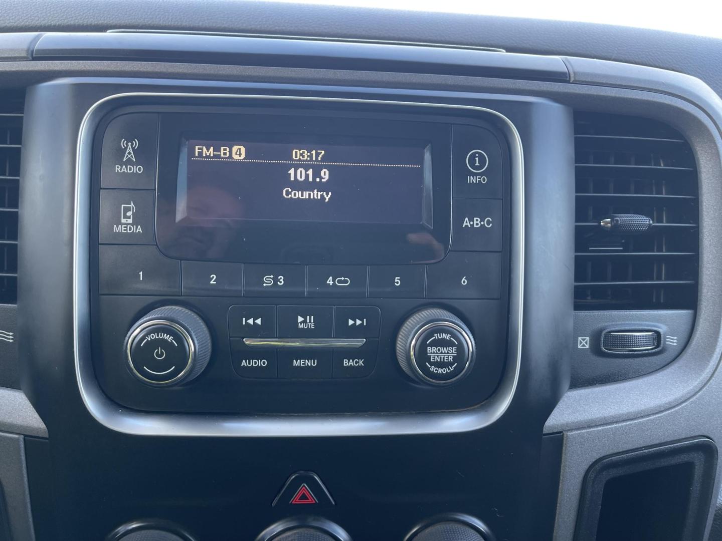 2015 White /Grey RAM 1500 Tradesman Crew Cab SWB 4WD (3C6RR7KT6FG) with an 5.7L V8 OHV 16V engine, 6-Speed Automatic transmission, located at 813 E Fairview Ave, Meridian , ID, 83642, (208) 336-8230, 43.618851, -116.384010 - 2015 Ram 1500 Crew cab 4x4 with a Hemi. Runs and drives very well, it is clean and ready for a test drive. - Photo#10