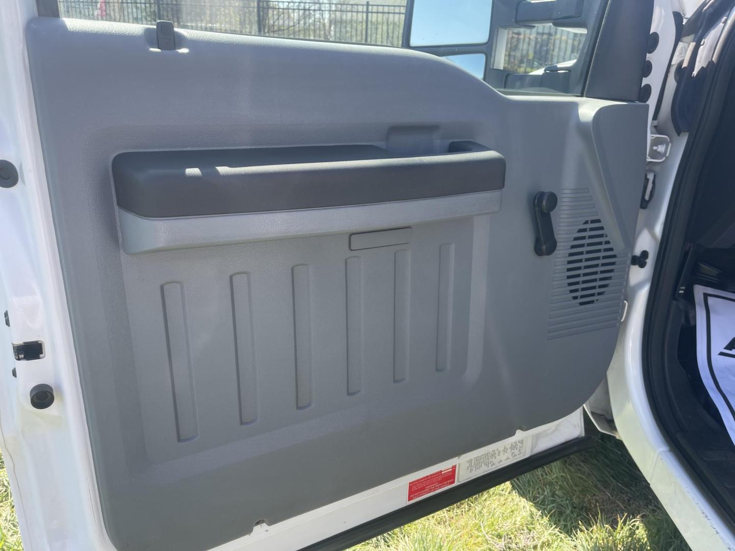 2012 White / Grey Ford F-450 SD Regular Cab DRW 4WD (1FDTF4HY7CE) with an 6.8L V10 SOHC 30V engine, AT transmission, located at 813 E Fairview Ave, Meridian , ID, 83642, (208) 336-8230, 43.618851, -116.384010 - 2012 Ford F450 Regular Cab, Flatbed, Dually, 4x4, with A/C, Tilt, and Cruise. Runs and drives excellent. If you need this configuration this is a great truck. - Photo#5