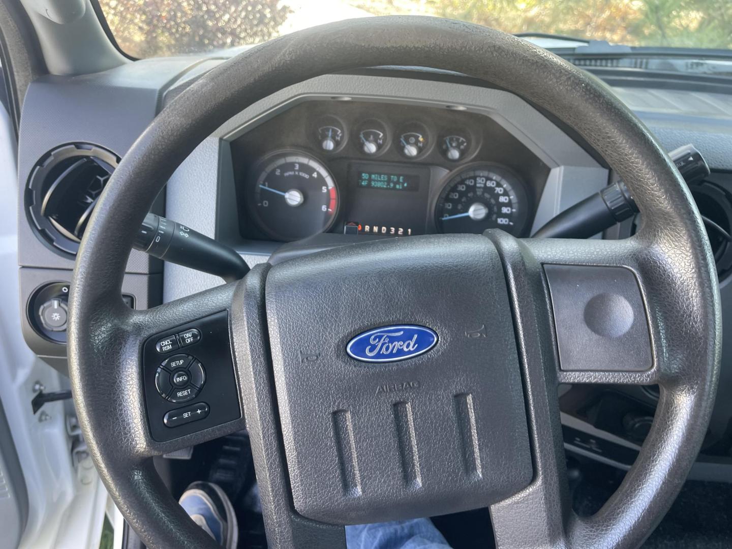 2012 White / Grey Ford F-450 SD Regular Cab DRW 4WD (1FDTF4HY7CE) with an 6.8L V10 SOHC 30V engine, AT transmission, located at 813 E Fairview Ave, Meridian , ID, 83642, (208) 336-8230, 43.618851, -116.384010 - 2012 Ford F450 Regular Cab, Flatbed, Dually, 4x4, with A/C, Tilt, and Cruise. Runs and drives excellent. If you need this configuration this is a great truck. - Photo#9