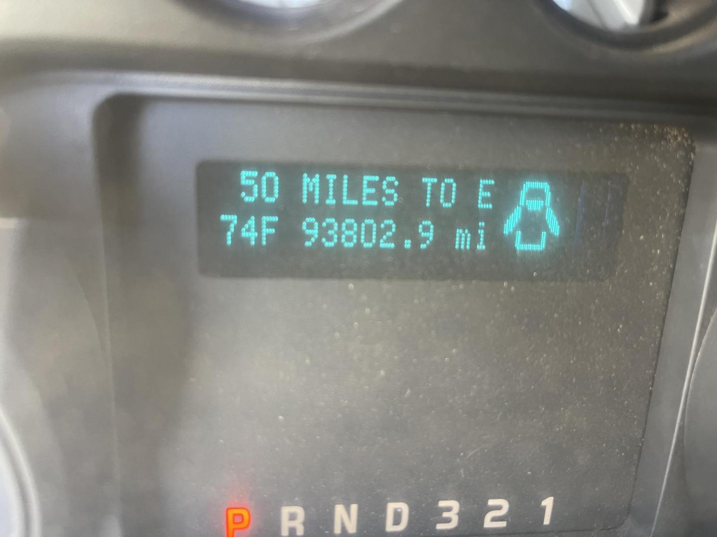 2012 White / Grey Ford F-450 SD Regular Cab DRW 4WD (1FDTF4HY7CE) with an 6.8L V10 SOHC 30V engine, AT transmission, located at 813 E Fairview Ave, Meridian , ID, 83642, (208) 336-8230, 43.618851, -116.384010 - 2012 Ford F450 Regular Cab, Flatbed, Dually, 4x4, with A/C, Tilt, and Cruise. Runs and drives excellent. If you need this configuration this is a great truck. - Photo#8