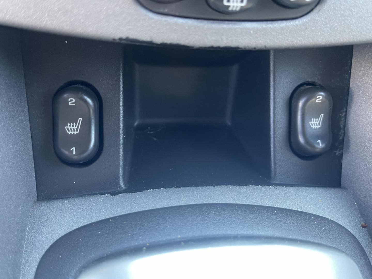 2005 Blue / Grey Saturn Vue FWD V6 (5GZCZ53475S) with an 3.5L V6 SOHC 24V engine, 5-Speed Automatic Overdrive transmission, located at 813 E Fairview Ave, Meridian , ID, 83642, (208) 336-8230, 43.618851, -116.384010 - 2005 Saturn Vue, runs and drives excellent. It has leather and the A/C works great, and has excelelnt tires. If you need a good get around car come take a look at this one. Super cheap little car. Fantastic car for the money. - Photo#13