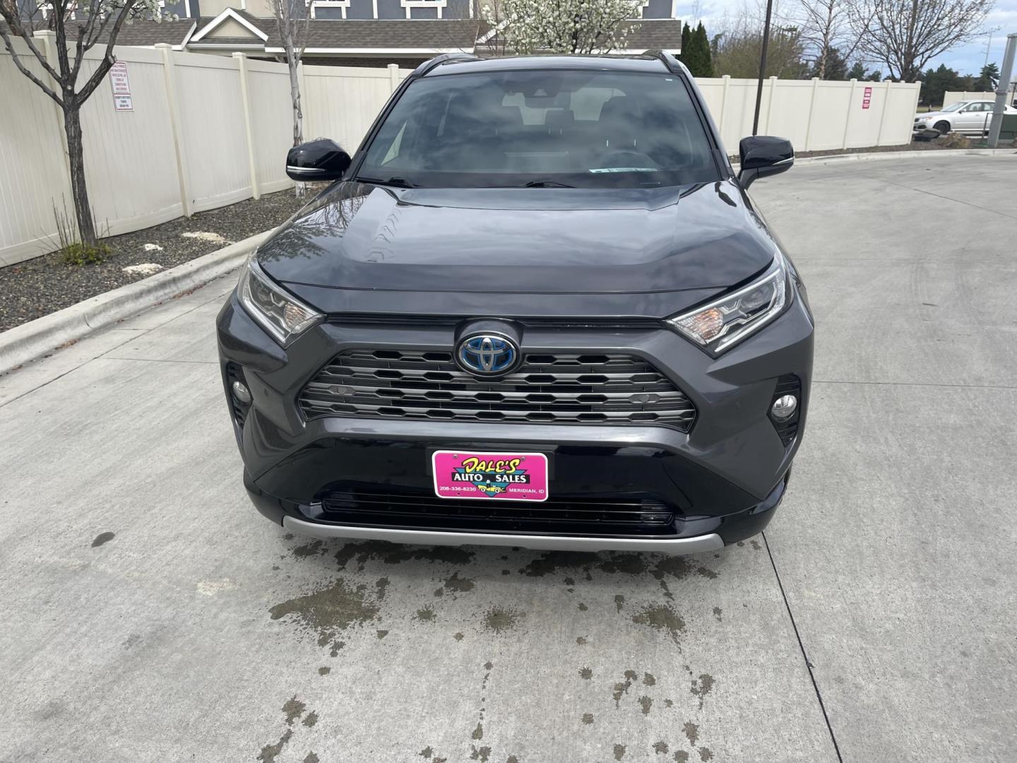 2019 Grey /Grey Toyota RAV4 Hybrid XSE (JTMEWRFV0KJ) with an 2.5L L4 DOHC 16V HYBRID engine, CVT transmission, located at 813 E Fairview Ave, Meridian , ID, 83642, (208) 336-8230, 43.618851, -116.384010 - 2019 Toyota RAV4 Hybrid XSE. OMG hard to find!!! Super clean one owner, leather, sunroof, AWD, NAV, Dynamic Cruise control, lane departure, Moon roof, heated seats, all the really really nice stuff to have in a vehicle. Come get some fantastic MPG. - Photo#2