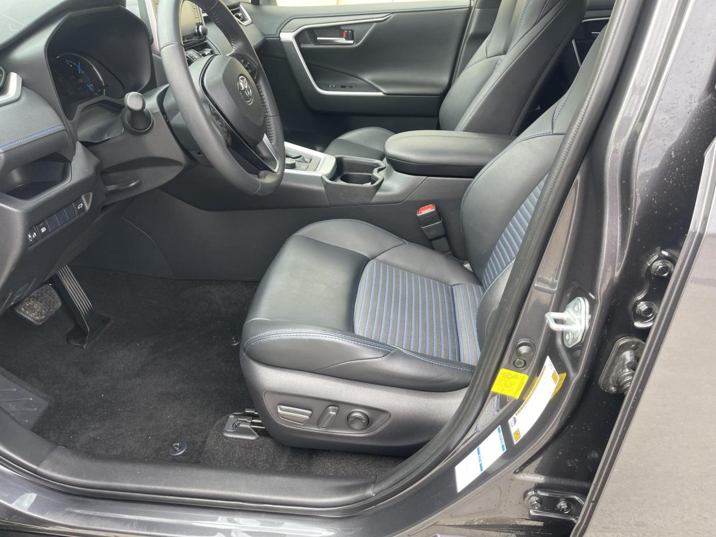 2019 Grey /Grey Toyota RAV4 Hybrid XSE (JTMEWRFV0KJ) with an 2.5L L4 DOHC 16V HYBRID engine, CVT transmission, located at 813 E Fairview Ave, Meridian , ID, 83642, (208) 336-8230, 43.618851, -116.384010 - 2019 Toyota RAV4 Hybrid XSE. OMG hard to find!!! Super clean one owner, leather, sunroof, AWD, NAV, Dynamic Cruise control, lane departure, Moon roof, heated seats, all the really really nice stuff to have in a vehicle. Come get some fantastic MPG. - Photo#5