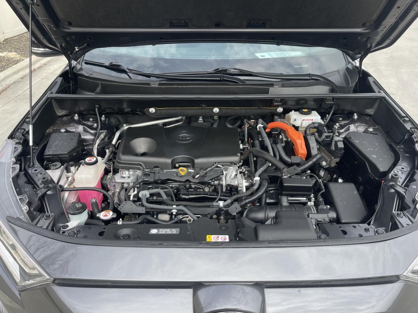 2019 Grey /Grey Toyota RAV4 Hybrid XSE (JTMEWRFV0KJ) with an 2.5L L4 DOHC 16V HYBRID engine, CVT transmission, located at 813 E Fairview Ave, Meridian , ID, 83642, (208) 336-8230, 43.618851, -116.384010 - 2019 Toyota RAV4 Hybrid XSE. OMG hard to find!!! Super clean one owner, leather, sunroof, AWD, NAV, Dynamic Cruise control, lane departure, Moon roof, heated seats, all the really really nice stuff to have in a vehicle. Come get some fantastic MPG. - Photo#15