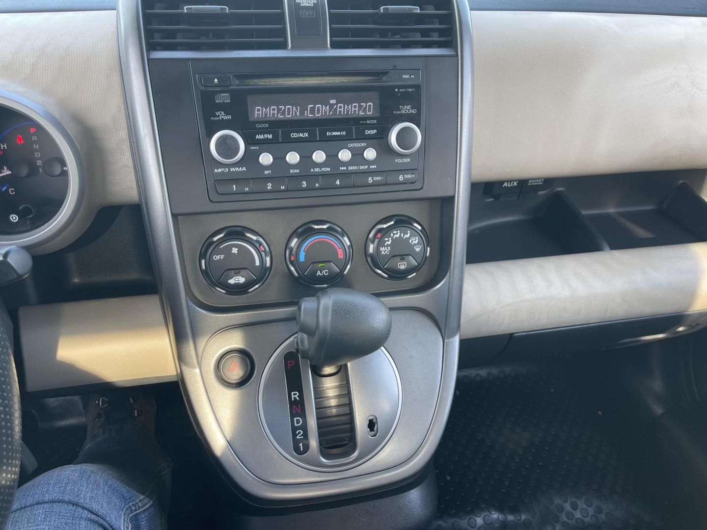 2007 Honda Element EX 4WD AT (5J6YH28757L) with an 2.4L L4 DOHC 16V engine, 5-Speed Automatic Overdrive transmission, located at 813 E Fairview Ave, Meridian , ID, 83642, (208) 336-8230, 43.618851, -116.384010 - Photo#10