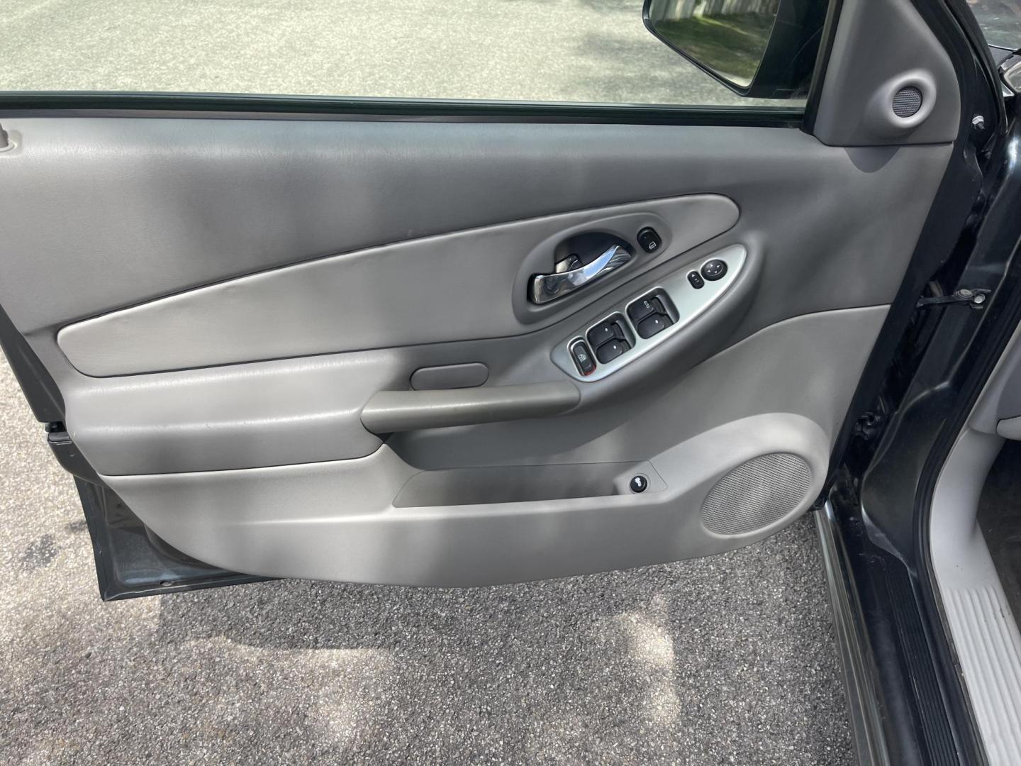 2004 Grey / Grey Chevrolet Malibu MAXX LT (1G1ZU64804F) with an 3.5L V6 OHV 12V engine, 4-Speed Automatic Overdrive transmission, located at 813 E Fairview Ave, Meridian , ID, 83642, (208) 336-8230, 43.618851, -116.384010 - 2004 Chevrolet Malibu Maxx. V6 leather, heated seats, and sunroof. Very nice car. If you need a cheap good car this is a great choice. One owner in Boise.- Photo#6