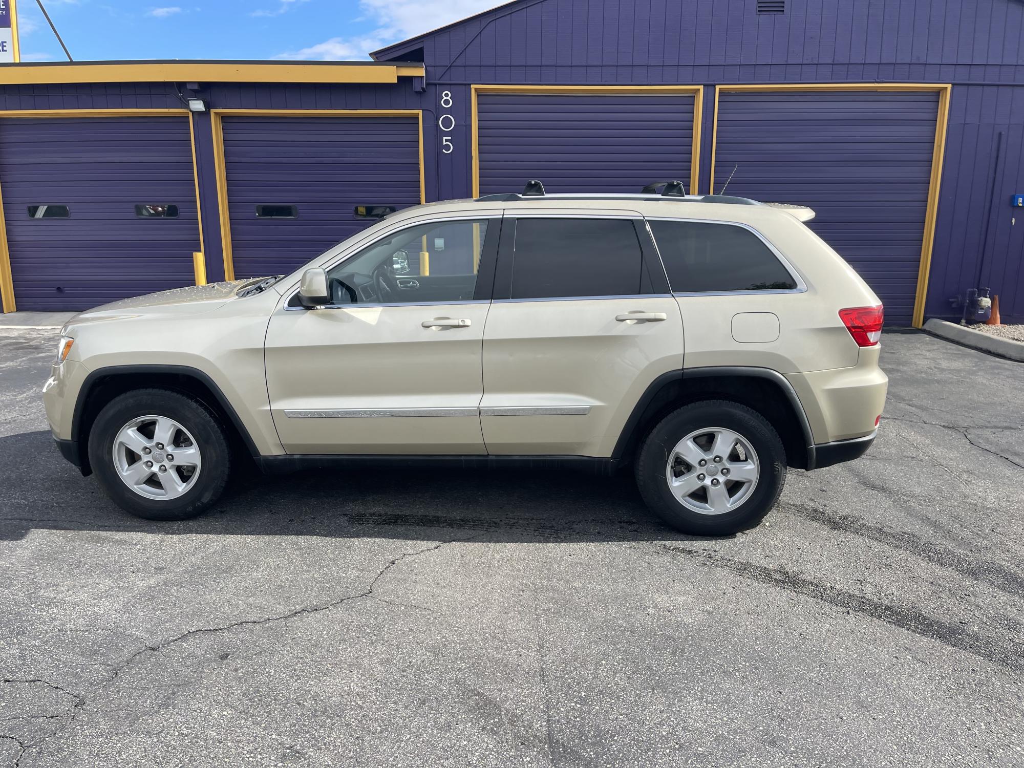 photo of 2012 Jeep Grand Cherokee Laredo 4WD