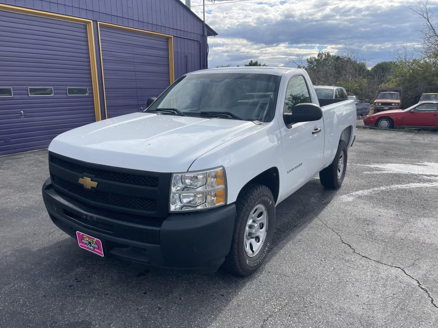 2012 White /Black Chevrolet Silverado 1500 Work Truck 2WD (1GCNCPEX4CZ) with an 4.3L V6 OHV 12V engine, 4-Speed Automatic transmission, located at 813 E Fairview Ave, Meridian , ID, 83642, (208) 336-8230, 43.618851, -116.384010 - 2012 Regular cab short box 2wd. If you like this style of pickup I have a bunch of them. Super fun to have. Very hard to find.- Photo#3