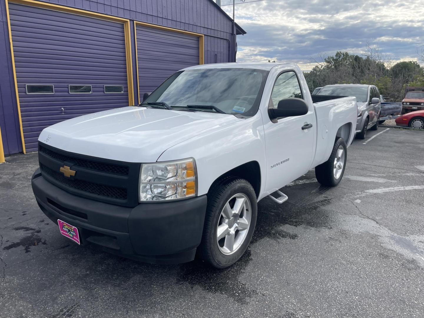 2013 White /Black Chevrolet Silverado 1500 Work Truck 2WD (1GCNCPEA3DZ) with an 4.8L V6 OHV 16V engine, AT transmission, located at 813 E Fairview Ave, Meridian , ID, 83642, (208) 336-8230, 43.618851, -116.384010 - 2013 Chevrolet Regular Cab Short Box with a V8. Come in and take a test drive. I have a bunch of Regular Cab pickups.- Photo#1