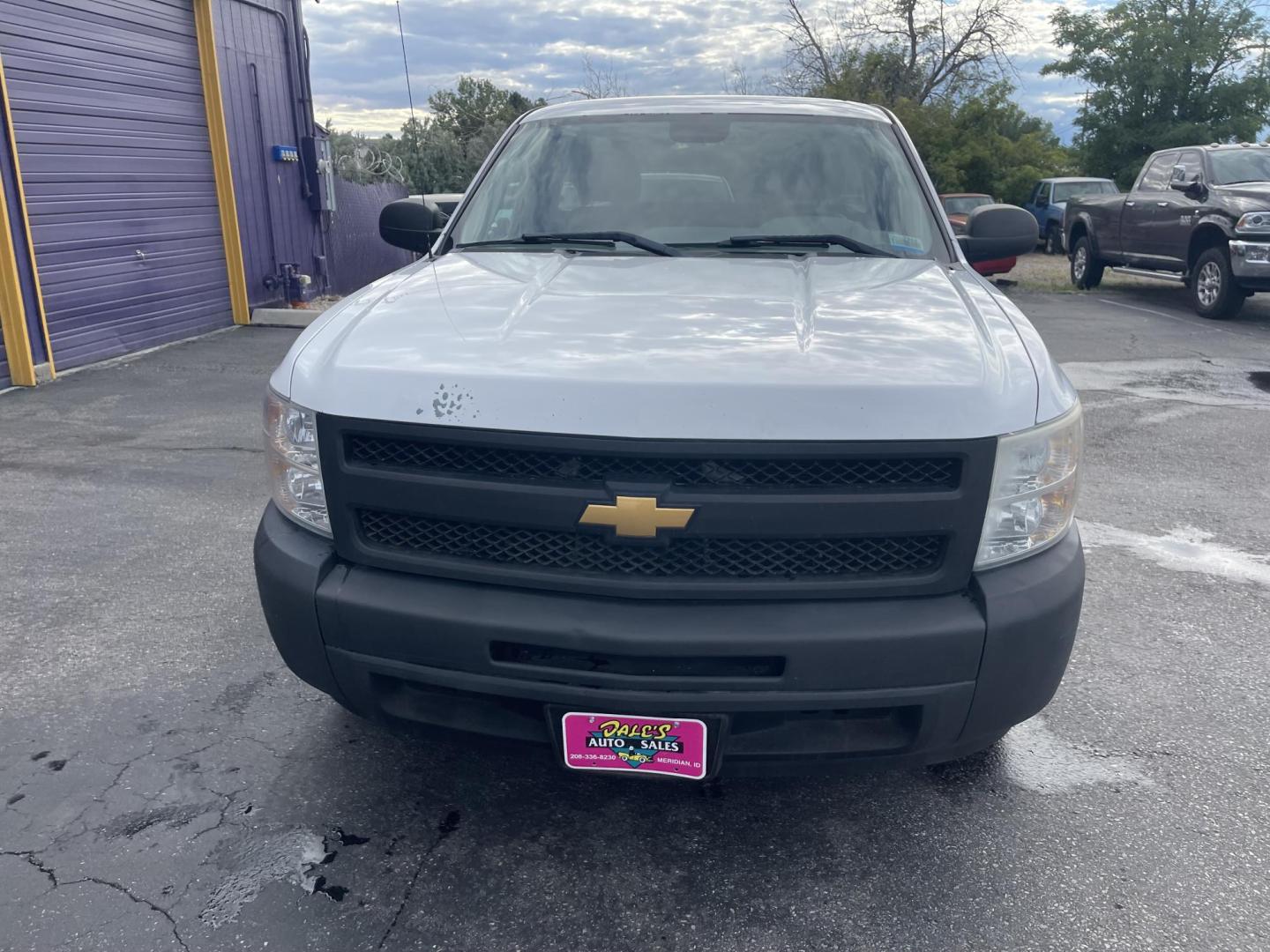 2013 White /Black Chevrolet Silverado 1500 Work Truck 2WD (1GCNCPEA3DZ) with an 4.8L V6 OHV 16V engine, AT transmission, located at 813 E Fairview Ave, Meridian , ID, 83642, (208) 336-8230, 43.618851, -116.384010 - 2013 Chevrolet Regular Cab Short Box with a V8. Come in and take a test drive. I have a bunch of Regular Cab pickups.- Photo#2