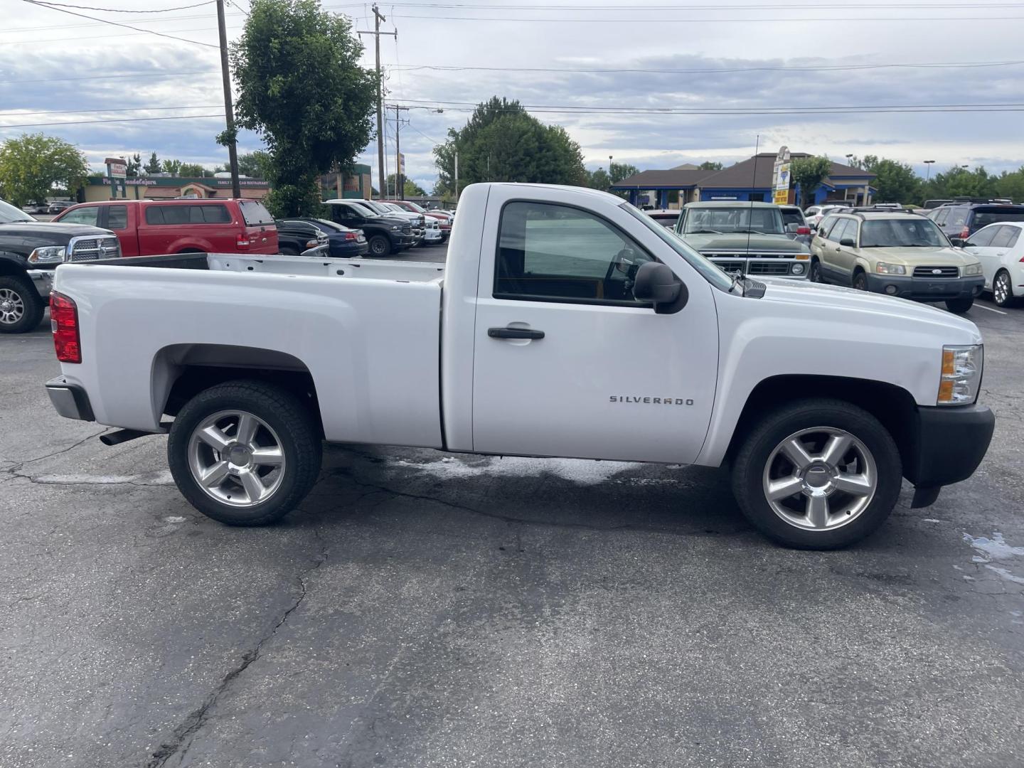 2013 White /Black Chevrolet Silverado 1500 Work Truck 2WD (1GCNCPEA3DZ) with an 4.8L V6 OHV 16V engine, AT transmission, located at 813 E Fairview Ave, Meridian , ID, 83642, (208) 336-8230, 43.618851, -116.384010 - 2013 Chevrolet Regular Cab Short Box with a V8. Come in and take a test drive. I have a bunch of Regular Cab pickups.- Photo#3