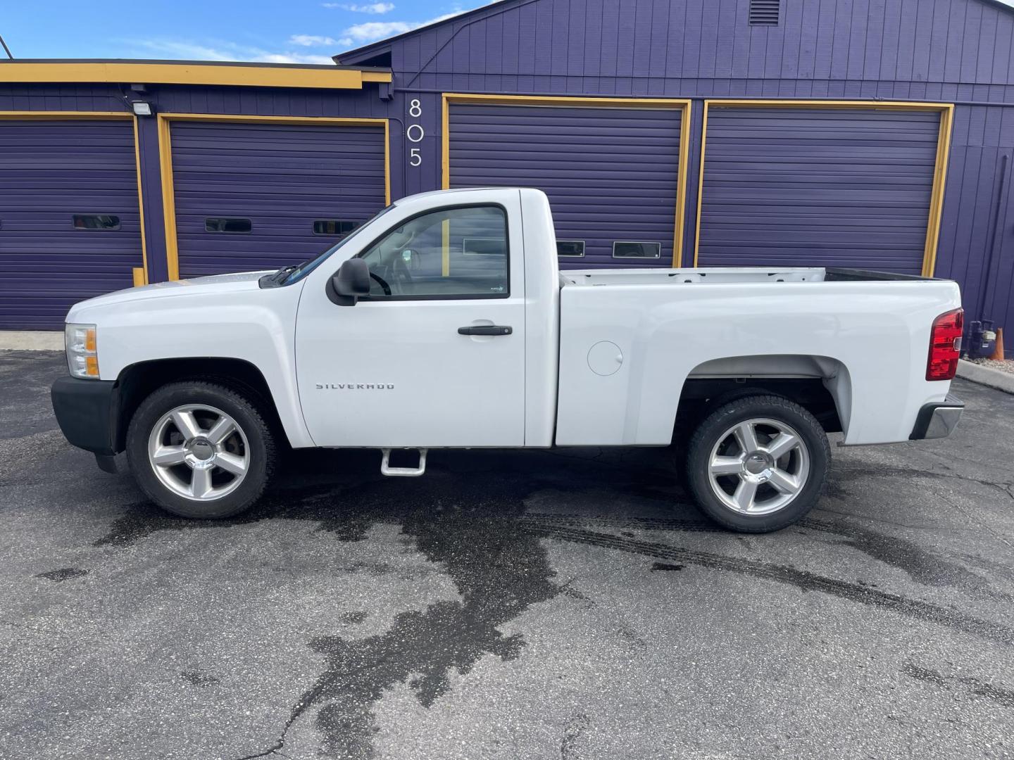 2013 White /Black Chevrolet Silverado 1500 Work Truck 2WD (1GCNCPEA3DZ) with an 4.8L V6 OHV 16V engine, AT transmission, located at 813 E Fairview Ave, Meridian , ID, 83642, (208) 336-8230, 43.618851, -116.384010 - 2013 Chevrolet Regular Cab Short Box with a V8. Come in and take a test drive. I have a bunch of Regular Cab pickups.- Photo#0
