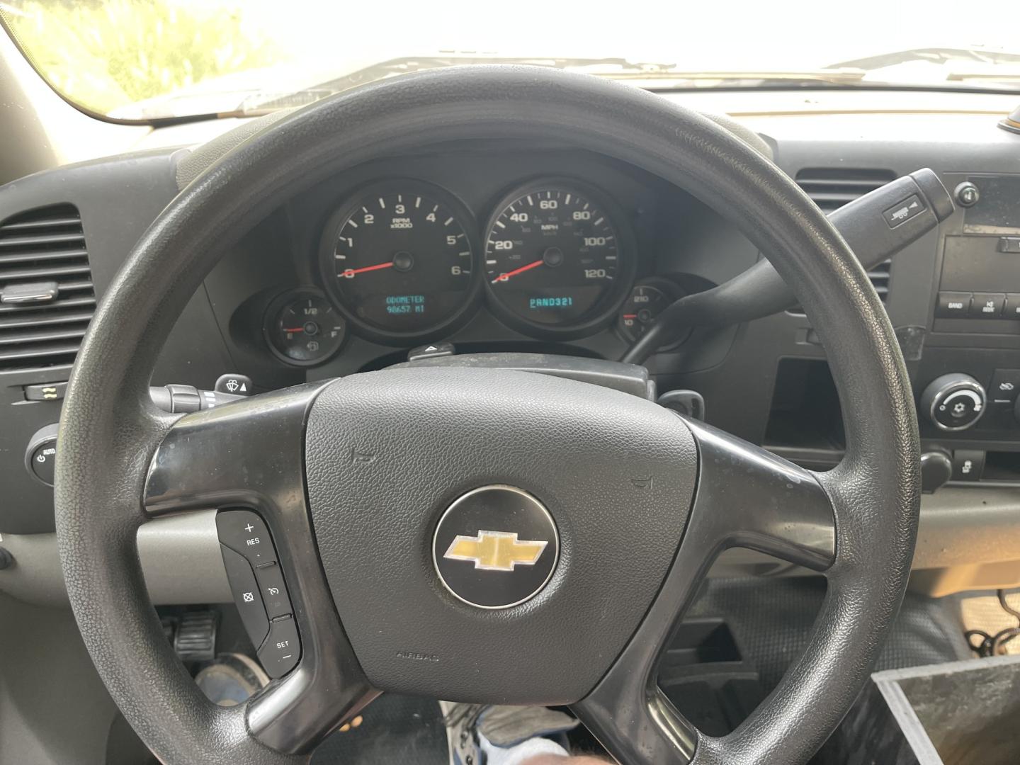 2012 White /Black Chevrolet Silverado 1500 Work Truck 4WD (1GCNKPEA8CZ) with an 4.8L V6 OHV 16V engine, 4-Speed Automatic transmission, located at 813 E Fairview Ave, Meridian , ID, 83642, (208) 336-8230, 43.618851, -116.384010 - 2012 Chevrolet Regular Cab 4x4 with a V8.- Photo#11