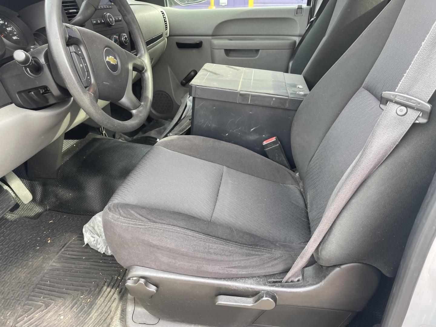 2012 White /Black Chevrolet Silverado 1500 Work Truck 2WD (1GCNCPEX4CZ) with an 4.3L V6 OHV 12V engine, 4-Speed Automatic transmission, located at 813 E Fairview Ave, Meridian , ID, 83642, (208) 336-8230, 43.618851, -116.384010 - 2012 Chvrolet Regular cab 2wd with a V6. Runs and drives great. I have a buch of regular cabs to choose from.- Photo#6