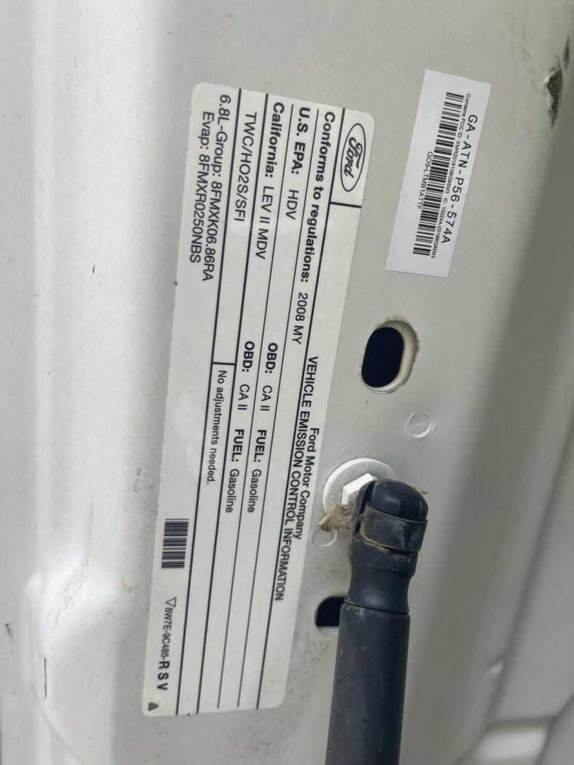2008 White / Grey Ford F-350 SD XL 4WD (1FTSF31Y68E) with an 6.8L V10 SOHC 30V engine, 6spd Manual transmission, located at 813 E Fairview Ave, Meridian , ID, 83642, (208) 336-8230, 43.618851, -116.384010 - 2008 Ford F350 Regular Cab 4x4 XL 6spd Manual transmission. A very unique truck if you need a really good stick shift truck this is the one. Runs and drives excelelnt.- Photo#16