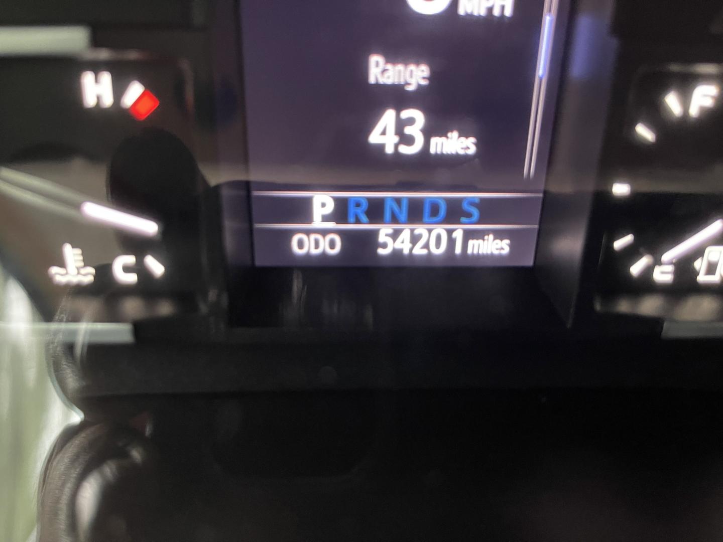 2020 White /Black Toyota Tundra SR5 5.7L V8 CrewMax 4WD (5TFDY5F17LX) with an 5.7L V8 DOHC 32V engine, 6A transmission, located at 813 E Fairview Ave, Meridian , ID, 83642, (208) 336-8230, 43.618851, -116.384010 - 2020 Toyota Tundra Crew Max SR5 TRD with only 54k miles. Come get the best Tundra on the market, very clean, ready to go. If you want a Toyota this is the one to have.- Photo#9
