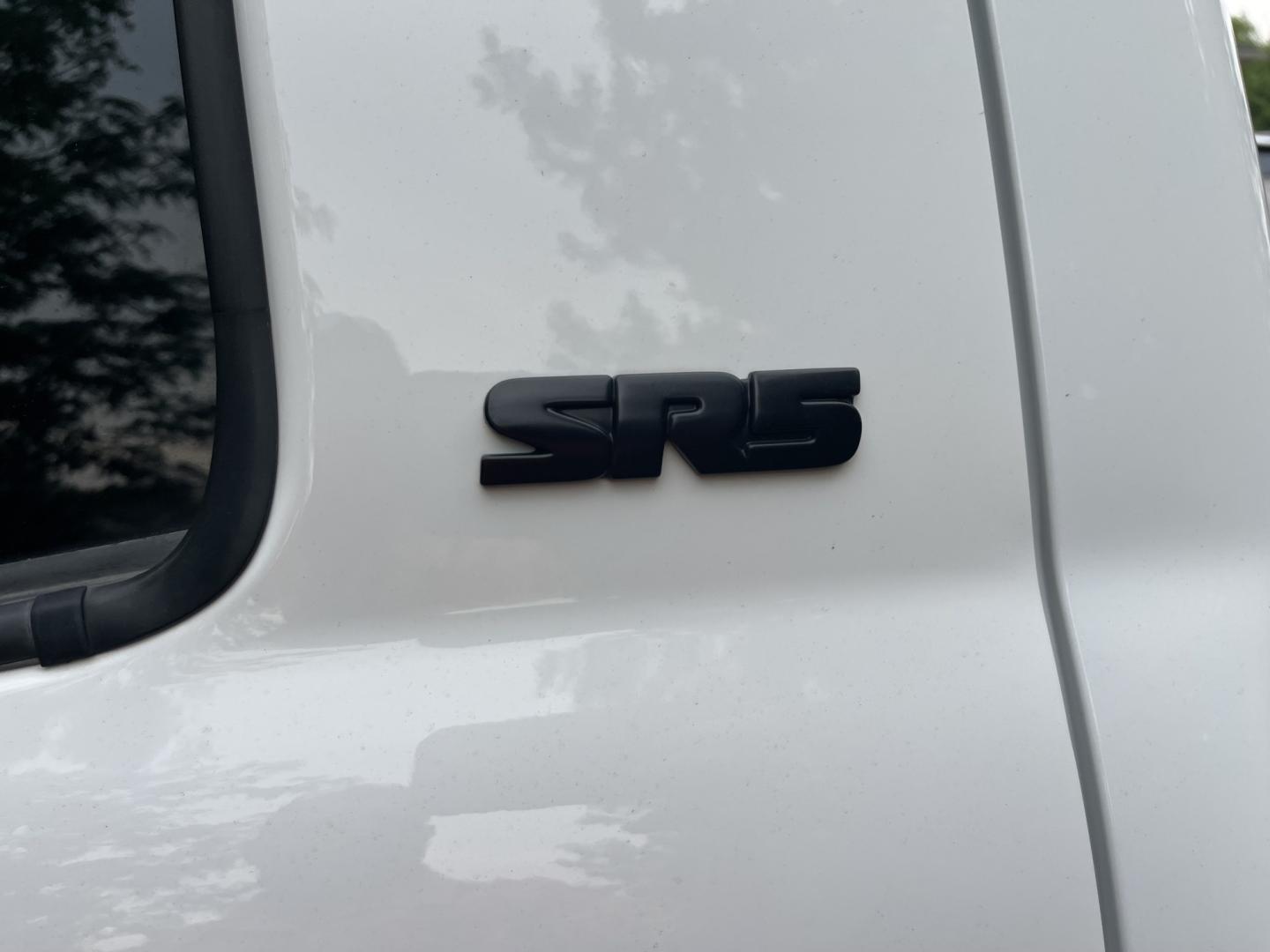 2020 White /Black Toyota Tundra SR5 5.7L V8 CrewMax 4WD (5TFDY5F17LX) with an 5.7L V8 DOHC 32V engine, 6A transmission, located at 813 E Fairview Ave, Meridian , ID, 83642, (208) 336-8230, 43.618851, -116.384010 - 2020 Toyota Tundra Crew Max SR5 TRD with only 54k miles. Come get the best Tundra on the market, very clean, ready to go. If you want a Toyota this is the one to have.- Photo#15