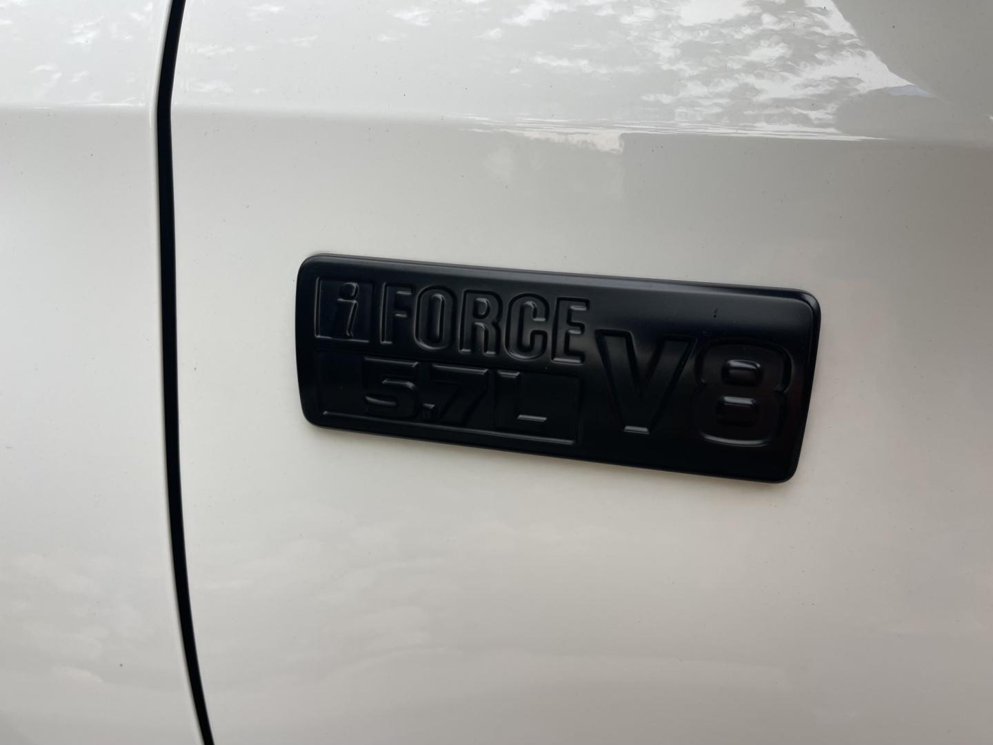 2020 White /Black Toyota Tundra SR5 5.7L V8 CrewMax 4WD (5TFDY5F17LX) with an 5.7L V8 DOHC 32V engine, 6A transmission, located at 813 E Fairview Ave, Meridian , ID, 83642, (208) 336-8230, 43.618851, -116.384010 - 2020 Toyota Tundra Crew Max SR5 TRD with only 54k miles. Come get the best Tundra on the market, very clean, ready to go. If you want a Toyota this is the one to have.- Photo#17