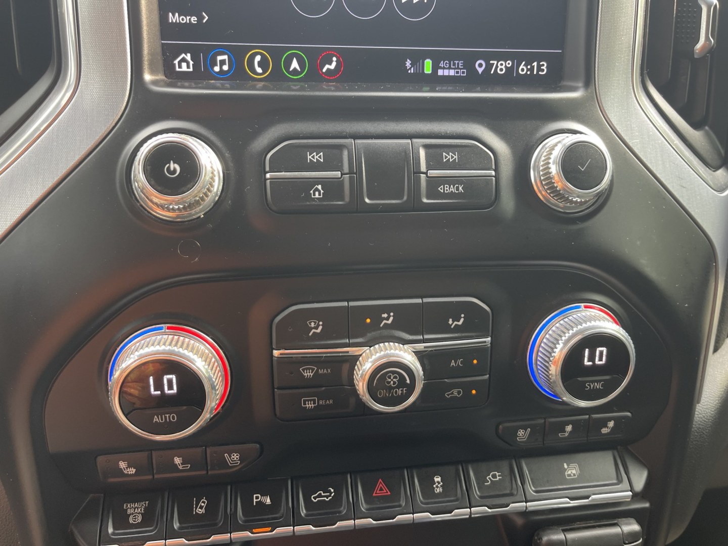 2020 White /Black GMC Sierra 2500HD SLT Crew Cab 4WD (1GT49NEY7LF) with an 6.6L V8 OHV 16 DIESEL engine, 10A transmission, located at 813 E Fairview Ave, Meridian , ID, 83642, (208) 336-8230, 43.618851, -116.384010 - 2020 GMC Sierra 2500HD Crew Cab SLT Short Box 4x4 Duramax. What a nice truck one owner loaded up front camera, leather, adaptive cruise, brand new Michellin tires, Rolling bed cover, sunroof, aftermarket grille protector. If you want a super nice trailer puller this is the one to have.- Photo#14
