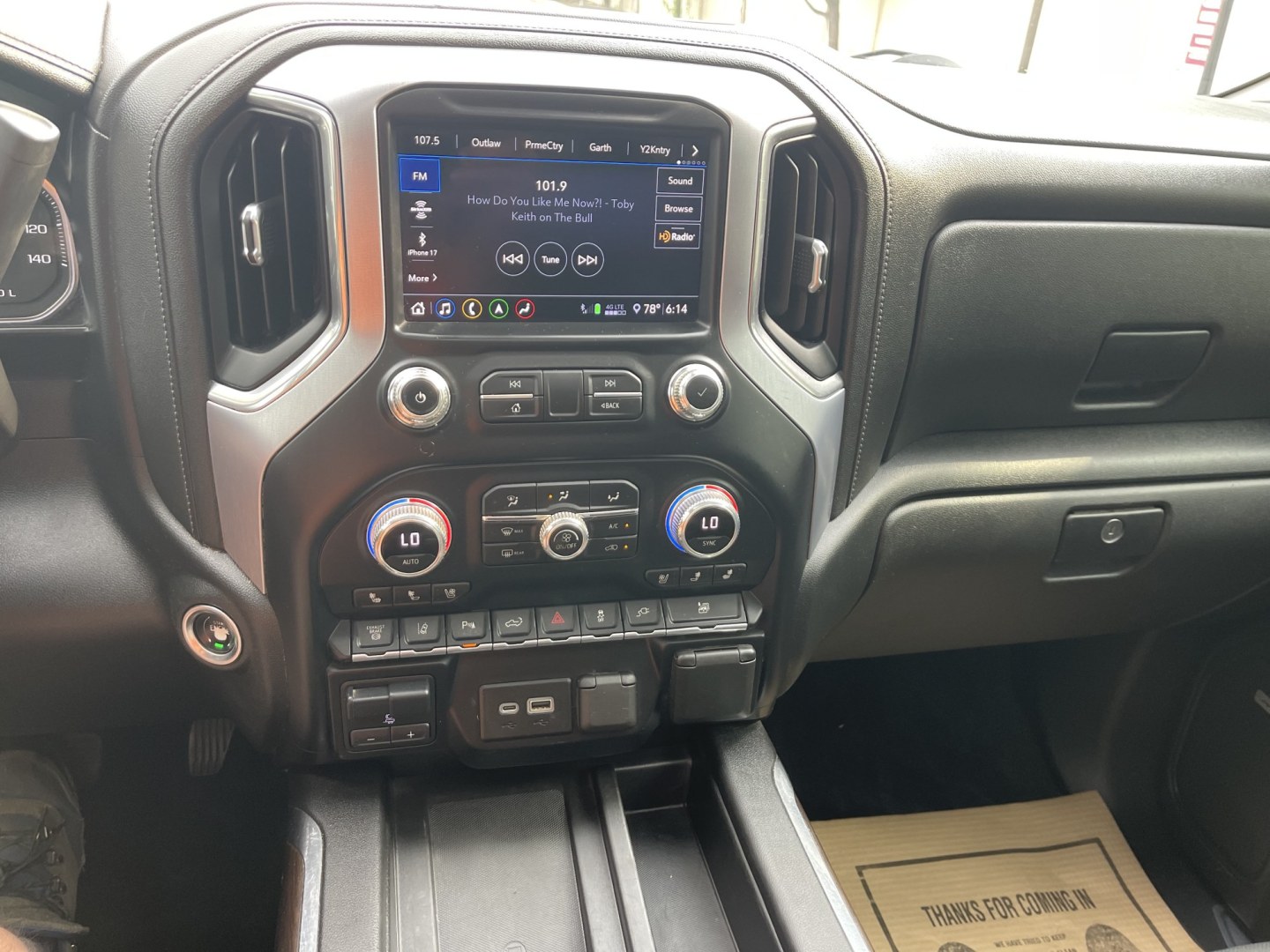 2020 White /Black GMC Sierra 2500HD SLT Crew Cab 4WD (1GT49NEY7LF) with an 6.6L V8 OHV 16 DIESEL engine, 10A transmission, located at 813 E Fairview Ave, Meridian , ID, 83642, (208) 336-8230, 43.618851, -116.384010 - 2020 GMC Sierra 2500HD Crew Cab SLT Short Box 4x4 Duramax. What a nice truck one owner loaded up front camera, leather, adaptive cruise, brand new Michellin tires, Rolling bed cover, sunroof, aftermarket grille protector. If you want a super nice trailer puller this is the one to have.- Photo#19