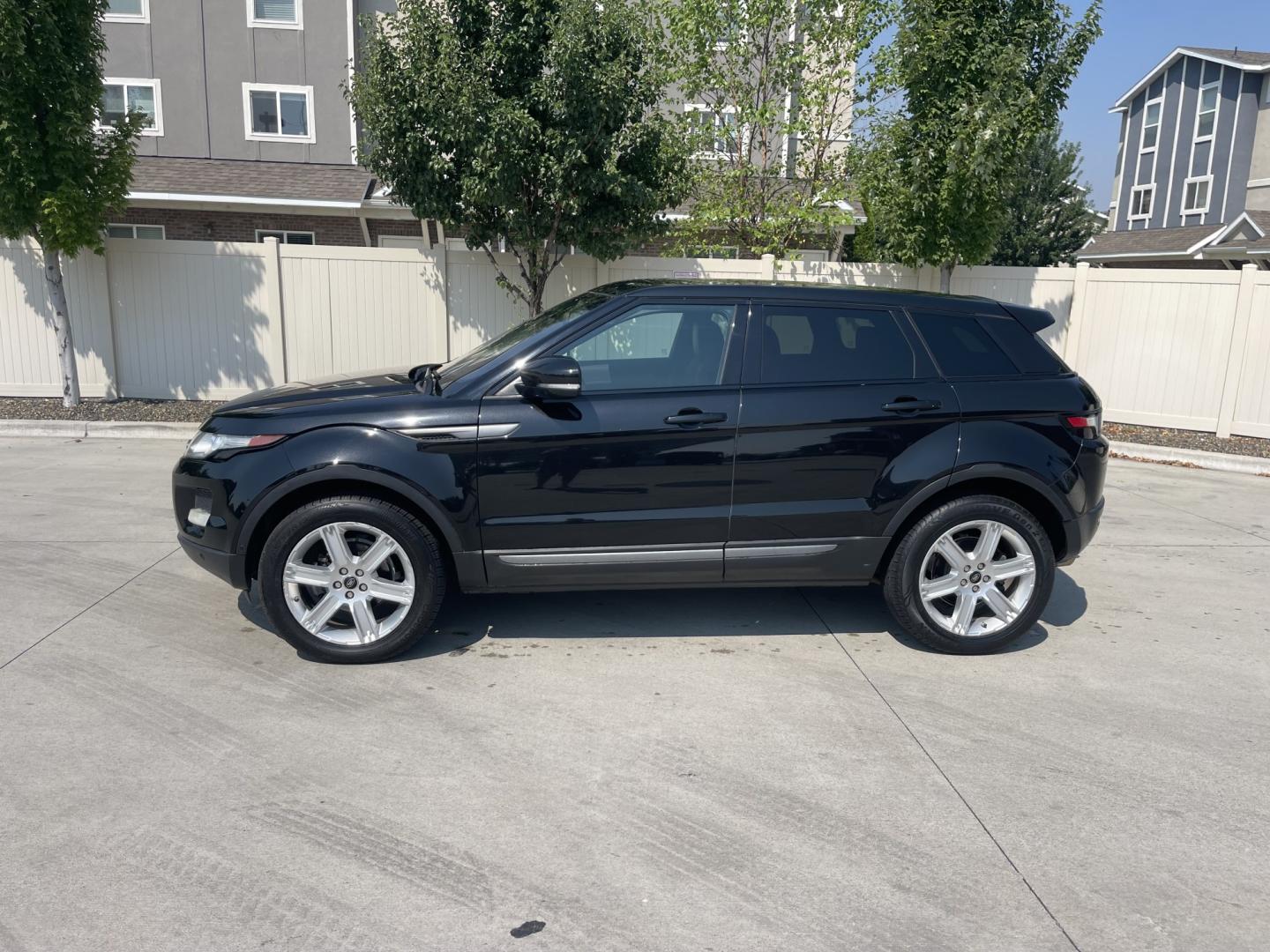 2013 Black /Black Land Rover Range Rover Evoque Pure Plus 5-Door (SALVP2BG8DH) with an 2.0L L4 DOHC 24V TURBO engine, 6-Speed Automatic transmission, located at 813 E Fairview Ave, Meridian , ID, 83642, (208) 336-8230, 43.618851, -116.384010 - 2013 Land Rover Range Rover Evoque with 80k miles. If you like luxury SUV's this is a great choice. Black on Black with the huge sunroof. Has all the amenities you would expect for a Rover. Come in and take a look a super cheap luxury SUV with great miles.- Photo#0