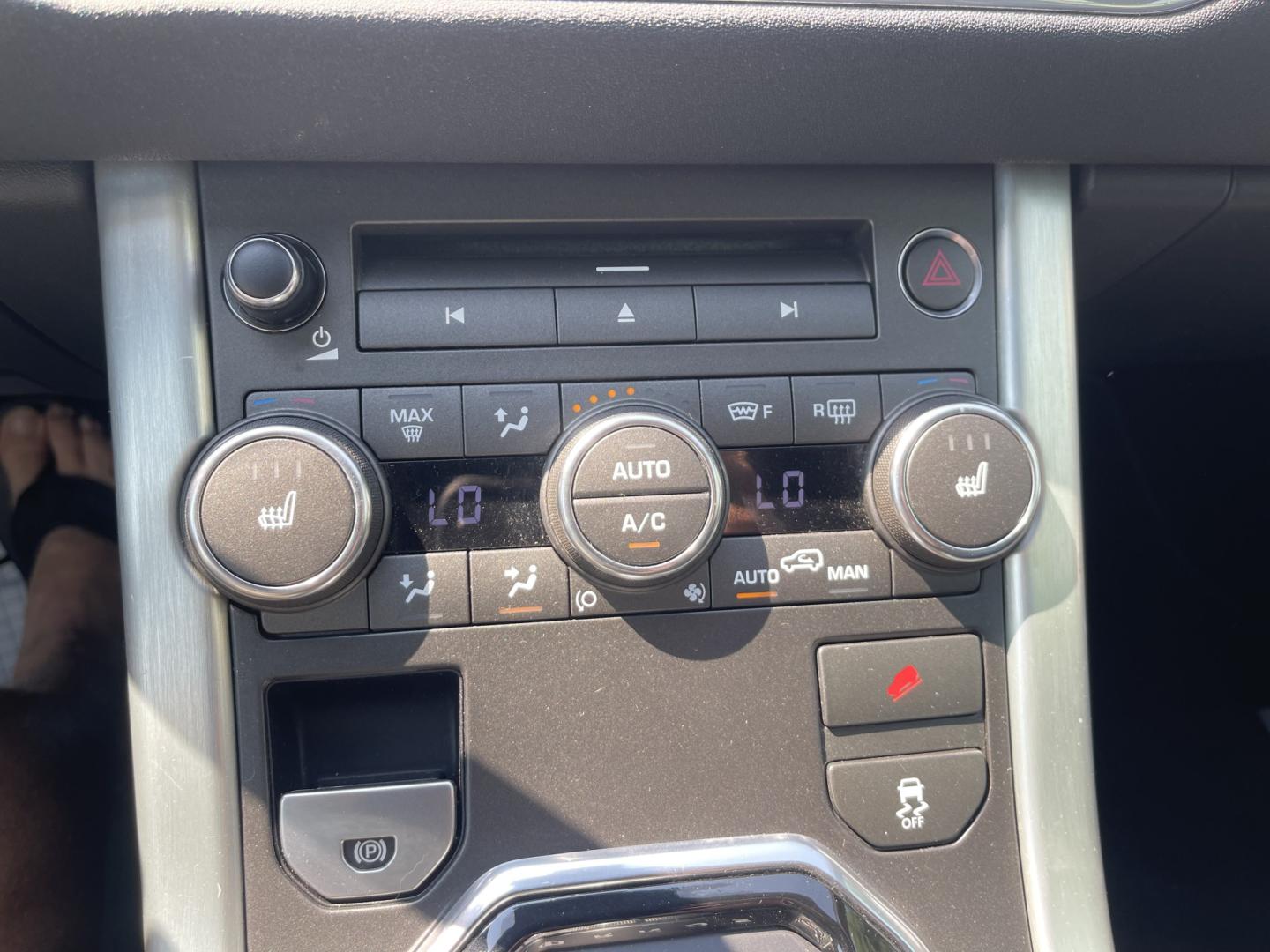 2013 Black /Black Land Rover Range Rover Evoque Pure Plus 5-Door (SALVP2BG8DH) with an 2.0L L4 DOHC 24V TURBO engine, 6-Speed Automatic transmission, located at 813 E Fairview Ave, Meridian , ID, 83642, (208) 336-8230, 43.618851, -116.384010 - 2013 Land Rover Range Rover Evoque with 80k miles. If you like luxury SUV's this is a great choice. Black on Black with the huge sunroof. Has all the amenities you would expect for a Rover. Come in and take a look a super cheap luxury SUV with great miles.- Photo#11