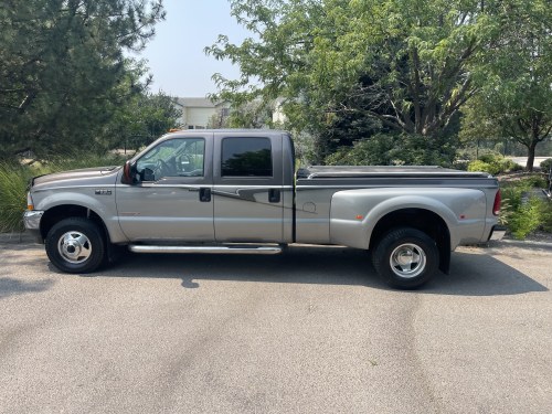 2004 Ford F-350 SD Lariat Crew Cab 4WD DRW