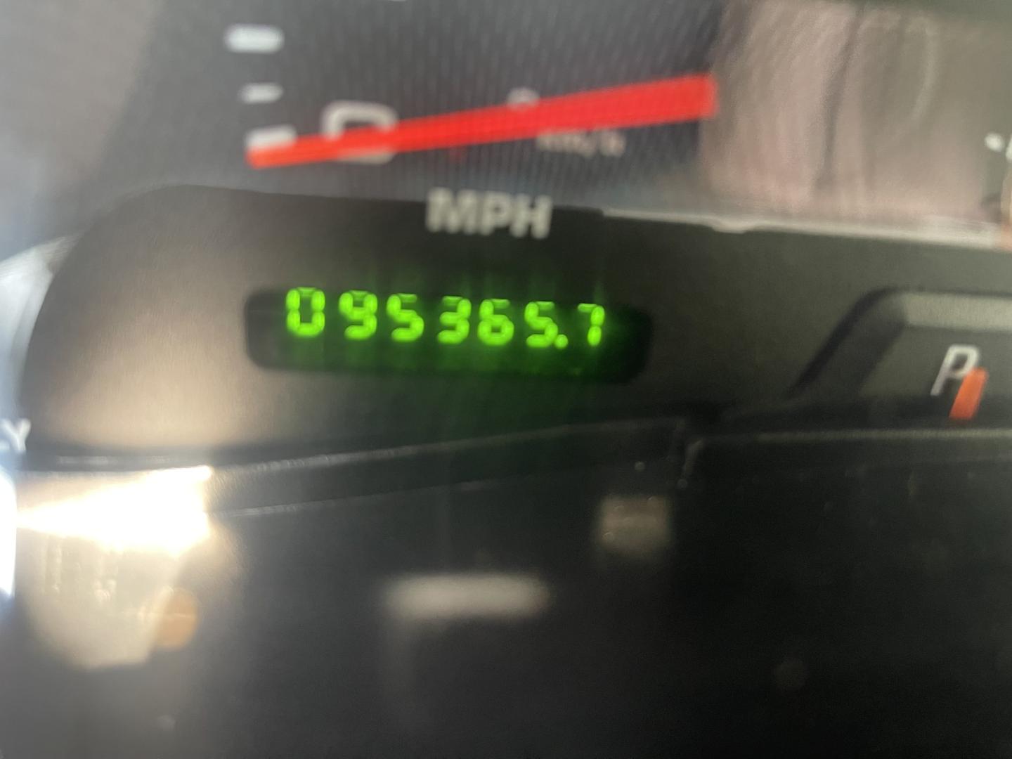 2004 Silver / Grey Ford F-350 SD Lariat Crew Cab 4WD DRW (1FTWW33P24E) with an 6.0L V8 OHV 32V TURBO DIESEL engine, AT transmission, located at 813 E Fairview Ave, Meridian , ID, 83642, (208) 336-8230, 43.618851, -116.384010 - 2004 Ford F350 Crew Cab 4x4 Lariat. Super cool pickup If you like these old Fords this is a super good one. Come check it out.- Photo#9