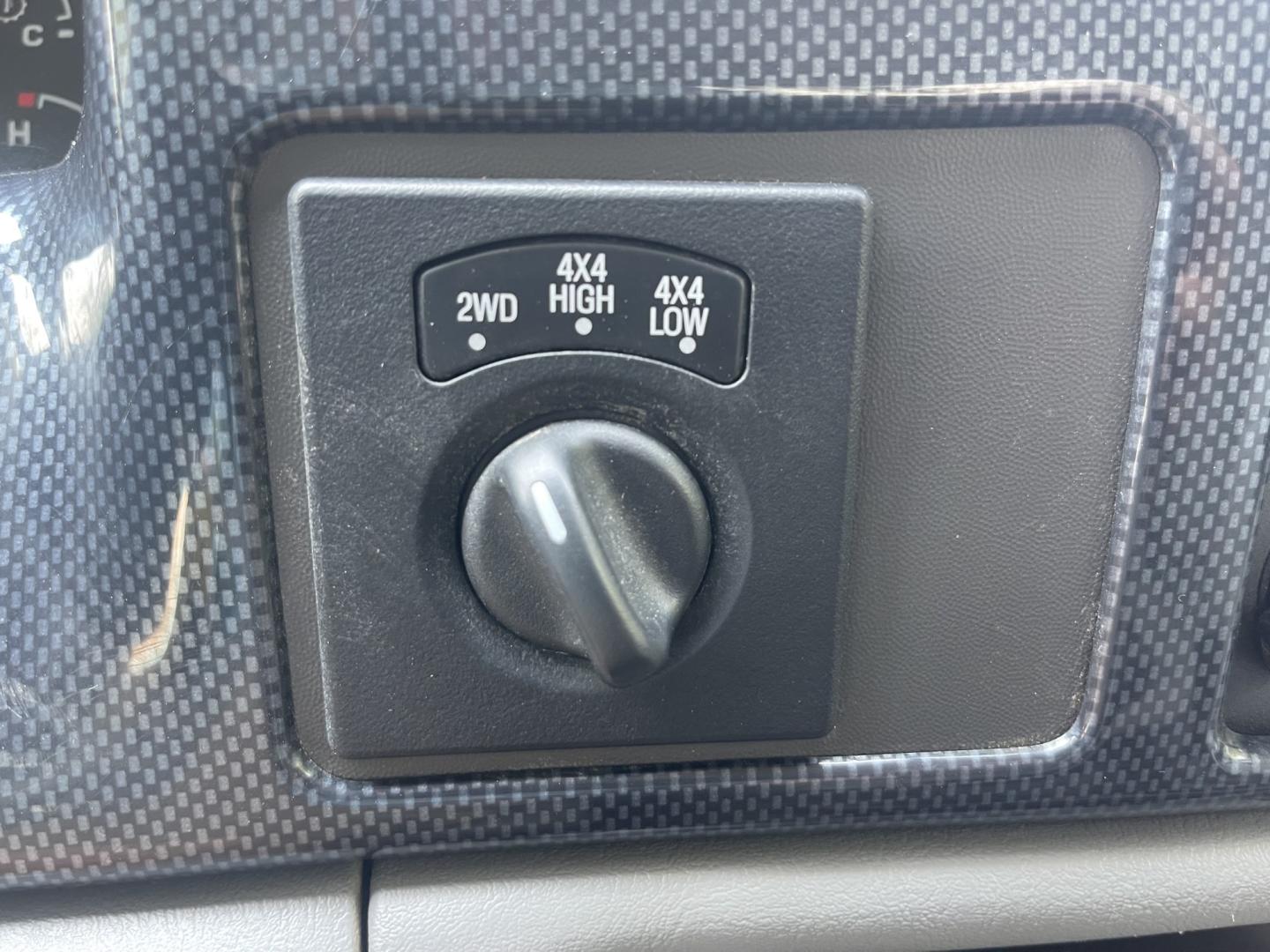 2004 Silver / Grey Ford F-350 SD Lariat Crew Cab 4WD DRW (1FTWW33P24E) with an 6.0L V8 OHV 32V TURBO DIESEL engine, AT transmission, located at 813 E Fairview Ave, Meridian , ID, 83642, (208) 336-8230, 43.618851, -116.384010 - 2004 Ford F350 Crew Cab 4x4 Lariat. Super cool pickup If you like these old Fords this is a super good one. Come check it out.- Photo#15