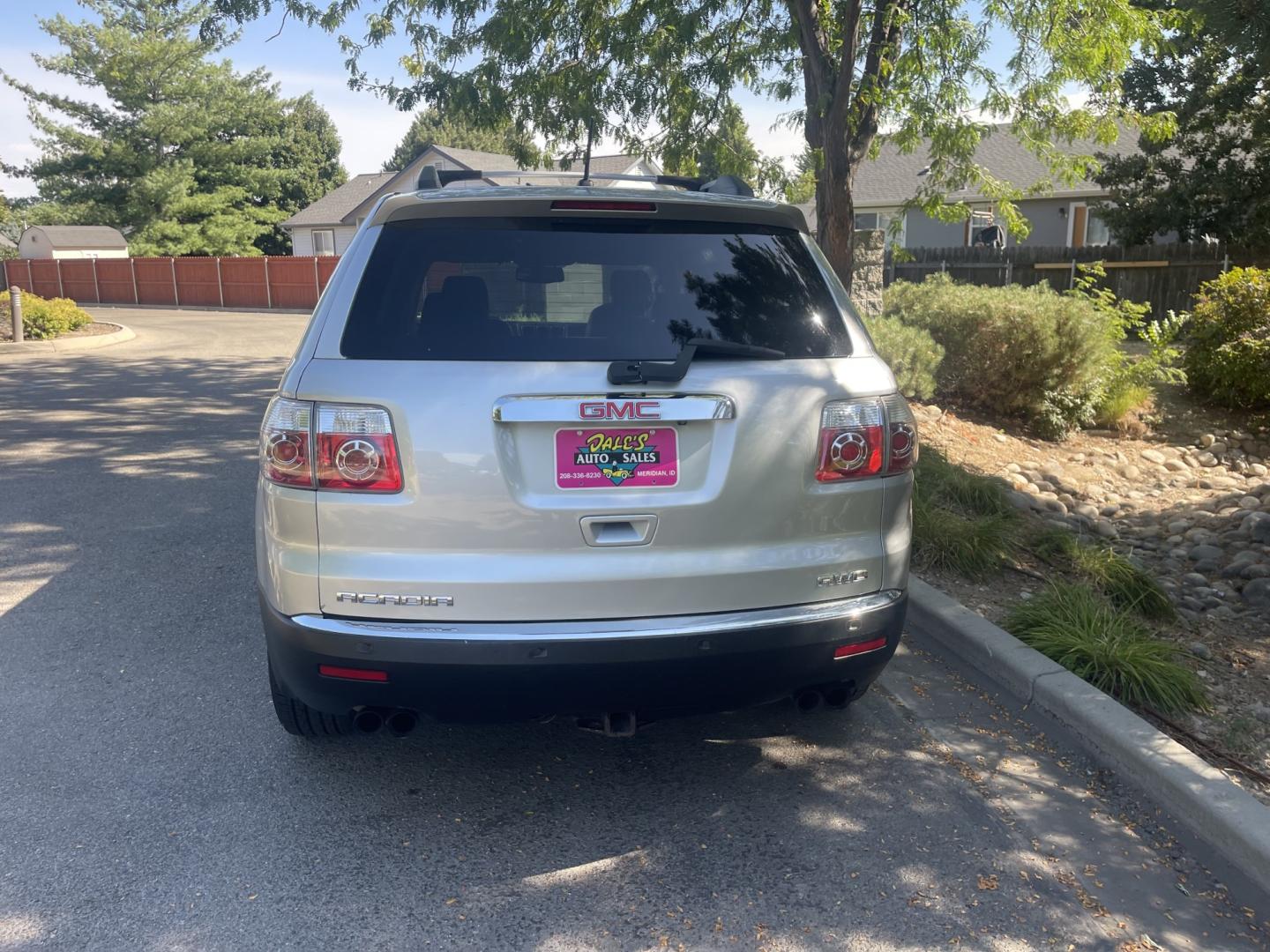 2010 Silver /Black GMC Acadia SLT-1 AWD (1GKLVMED4AJ) with an 3.6L V6 DOHC 24V engine, 6A transmission, located at 813 E Fairview Ave, Meridian , ID, 83642, (208) 336-8230, 43.618851, -116.384010 - 2010 GMC Acadia AWD 7 with 3rd row, 7 passenger seating. Runs and drives very well, if you need a cheap AWD vehicle this is a fantasic choice.- Photo#2