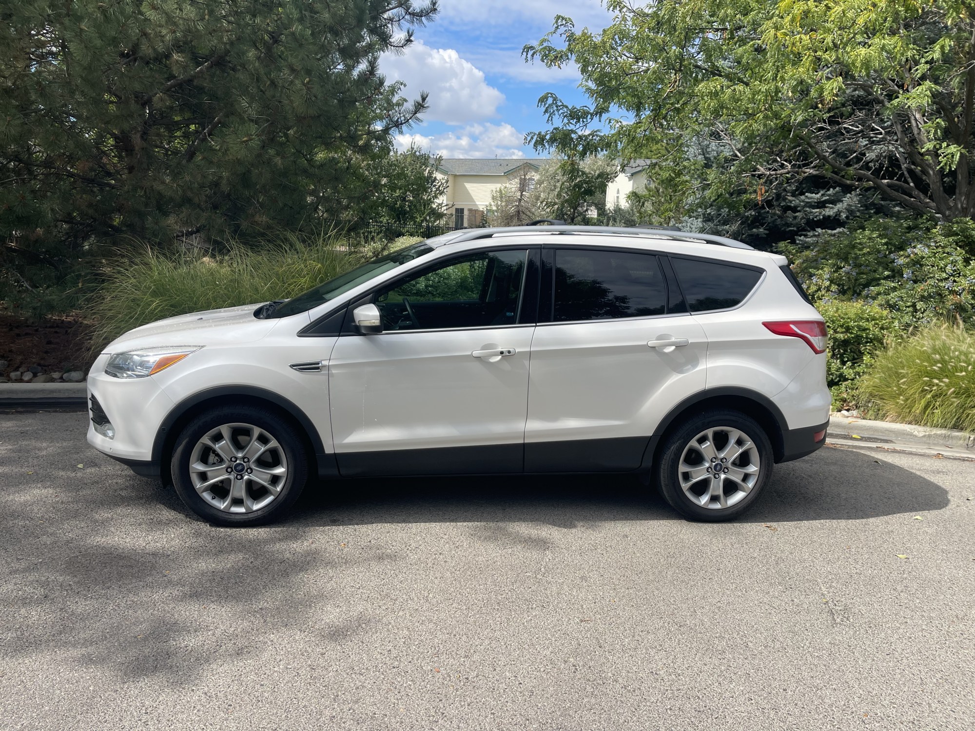 photo of 2014 Ford Escape Titanium 4WD