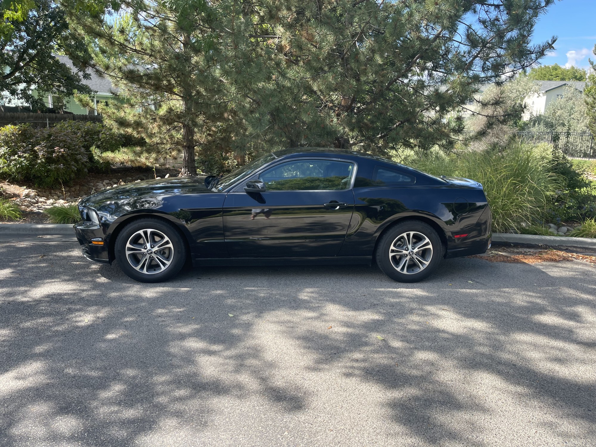 photo of 2014 Ford Mustang V6 Coupe