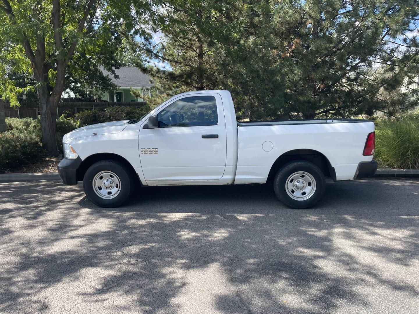 2017 White / Grey RAM 1500 Tradesman Regular Cab SWB 4WD (1C6RR7KGXHS) with an 3.6L V6 DOHC 24V FFV engine, 8A transmission, located at 813 E Fairview Ave, Meridian , ID, 83642, (208) 336-8230, 43.618851, -116.384010 - 2017 Ram 1500 Regular Cab Short Box 4x4, one owner, runs and drives very well, if you need a regular cab pickup this is a fantasic choice.- Photo#0