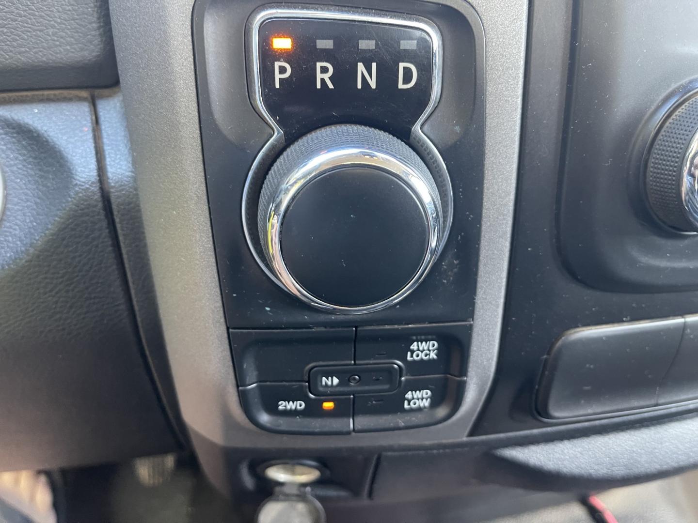2017 White / Grey RAM 1500 Tradesman Regular Cab SWB 4WD (1C6RR7KGXHS) with an 3.6L V6 DOHC 24V FFV engine, 8A transmission, located at 813 E Fairview Ave, Meridian , ID, 83642, (208) 336-8230, 43.618851, -116.384010 - 2017 Ram 1500 Regular Cab Short Box 4x4, one owner, runs and drives very well, if you need a regular cab pickup this is a fantasic choice.- Photo#11