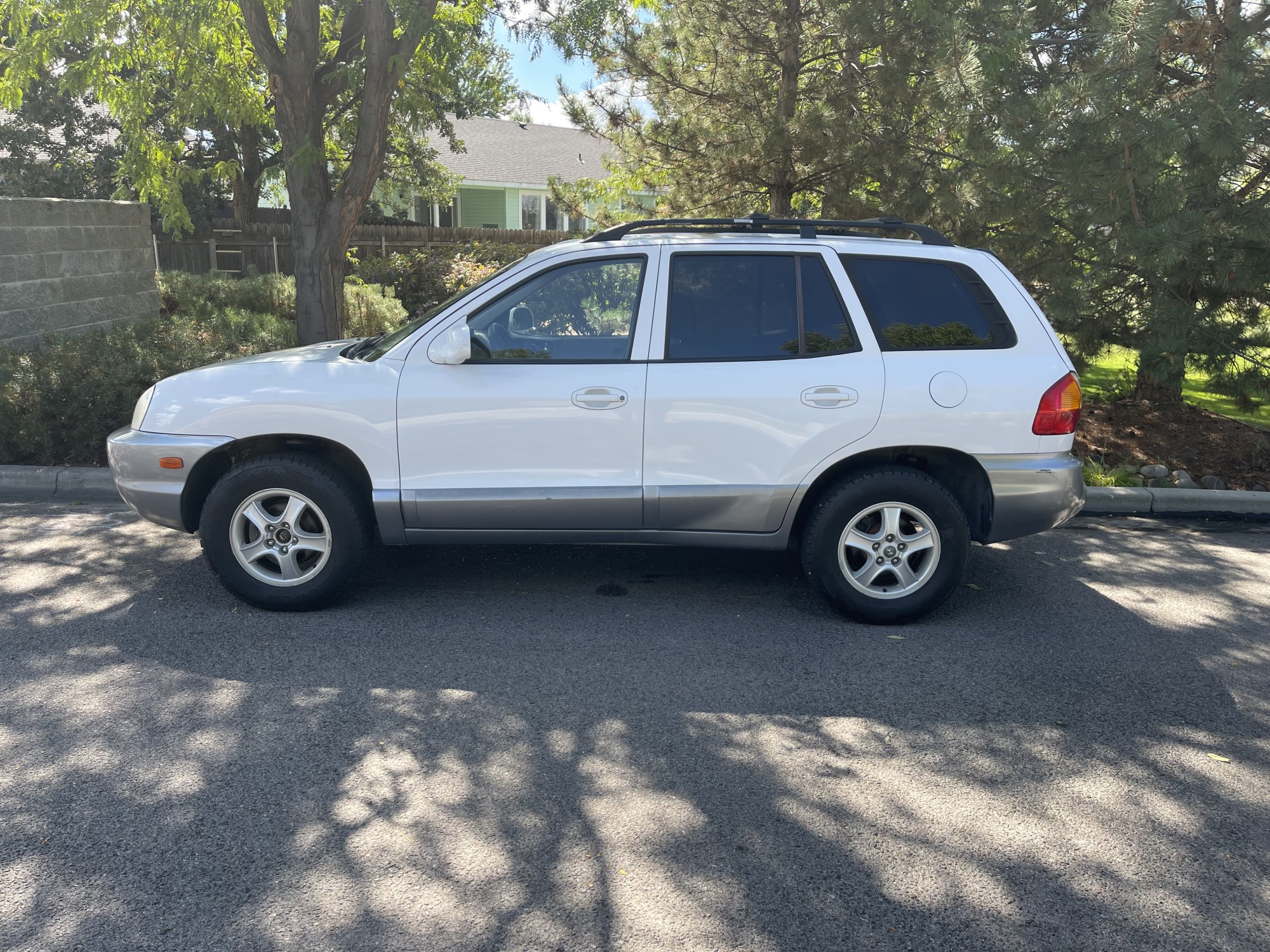 photo of 2004 Hyundai Santa Fe Base