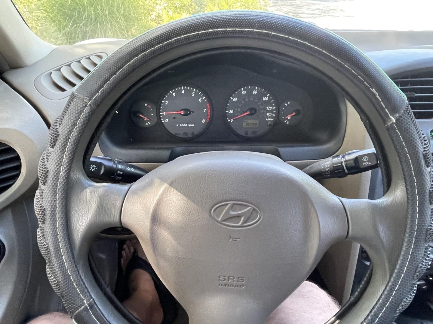 2004 White / Grey Hyundai Santa Fe Base (KM8SB12B74U) with an 2.4L L4 DOHC 16V engine, 5-Speed Manual Overdrive transmission, located at 813 E Fairview Ave, Meridian , ID, 83642, (208) 336-8230, 43.618851, -116.384010 - 2004 Hyundai Sante Fe with only 90k miles, runs and drives good, clean and ready to go. If you need a cheap SUV come and take a look.- Photo#10