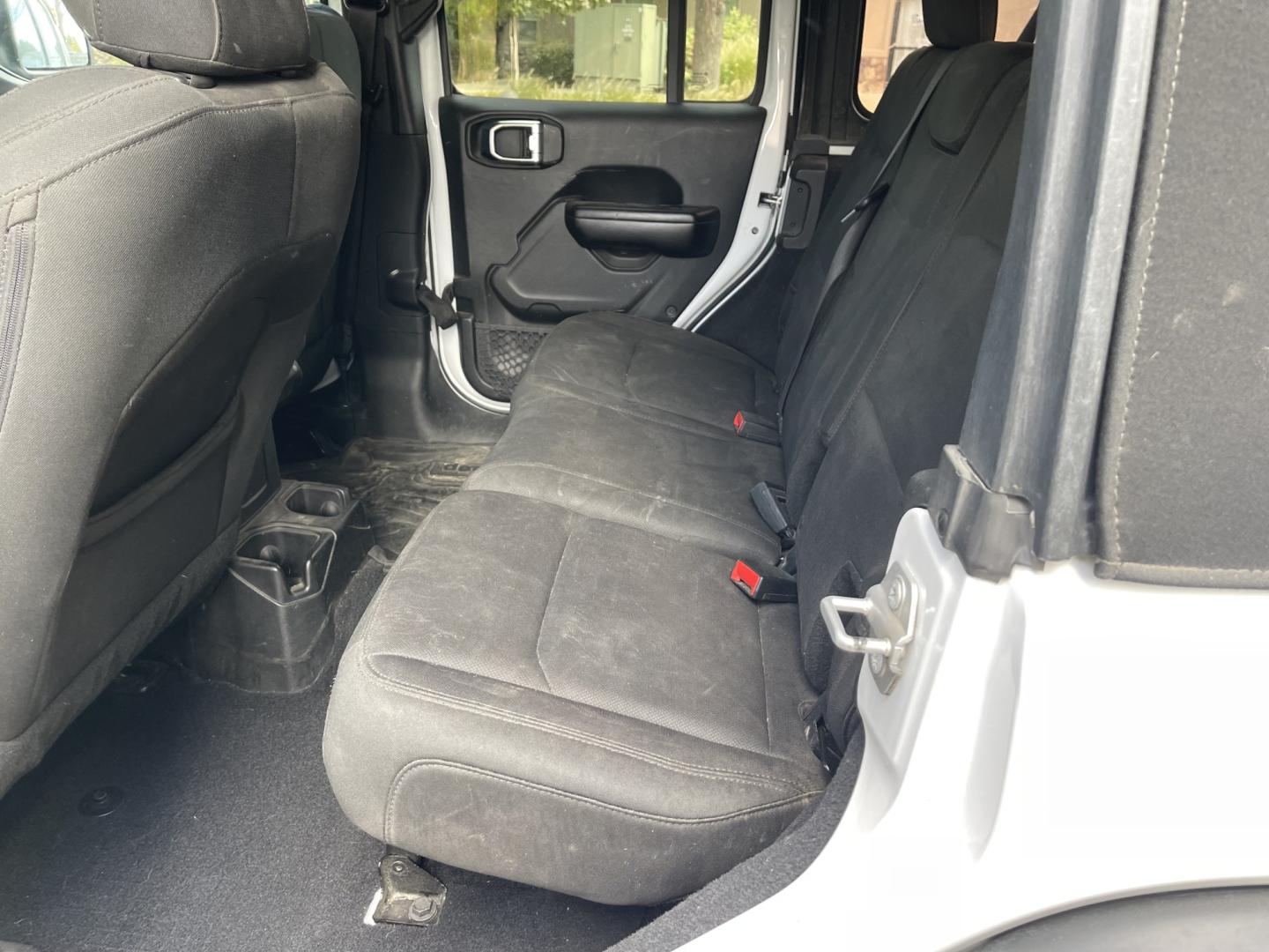 2018 White /Black Jeep Wrangler JL Unlimited Sport (1C4HJXDG2JW) with an 3.6L V6 DOHC 24V FFV engine, 6A transmission, located at 813 E Fairview Ave, Meridian , ID, 83642, (208) 336-8230, 43.618851, -116.384010 - 2018 Jeep Wrangler JL Unlimited Sport, with a V6, come get a Wrangler you will never regret it and this one is priced right. Fully loaded ready to go have fun.- Photo#7