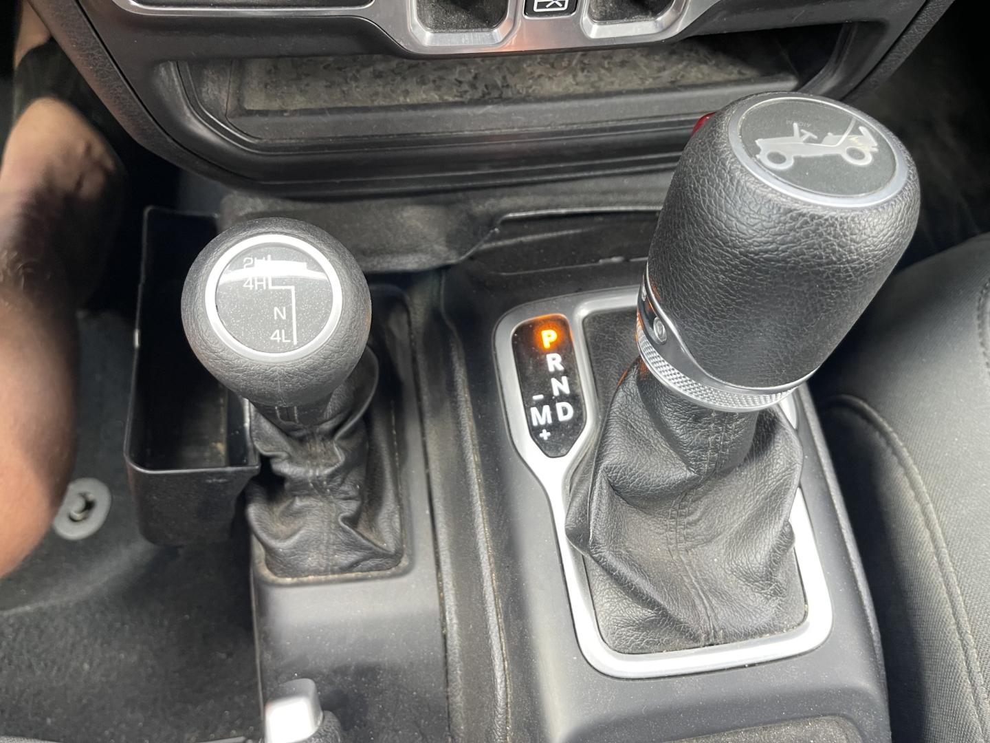 2018 White /Black Jeep Wrangler JL Unlimited Sport (1C4HJXDG2JW) with an 3.6L V6 DOHC 24V FFV engine, 6A transmission, located at 813 E Fairview Ave, Meridian , ID, 83642, (208) 336-8230, 43.618851, -116.384010 - 2018 Jeep Wrangler JL Unlimited Sport, with a V6, come get a Wrangler you will never regret it and this one is priced right. Fully loaded ready to go have fun.- Photo#11