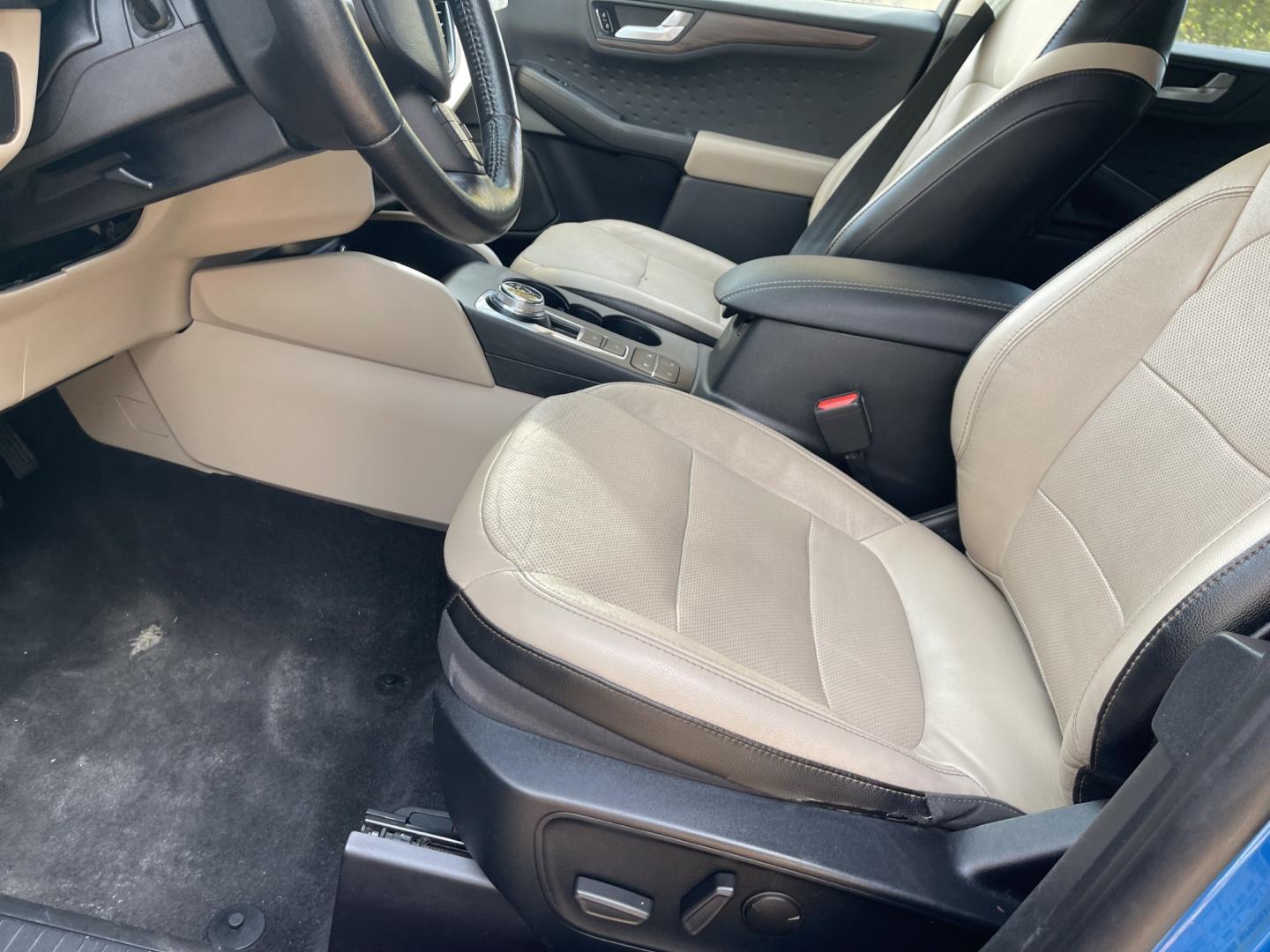 2020 Blue /Tan Ford Escape Titanium 4WD (1FMCU9J90LU) with an 2.0L L4 DOHC 16V engine, 6A transmission, located at 813 E Fairview Ave, Meridian , ID, 83642, (208) 336-8230, 43.618851, -116.384010 - 2020 Ford Escape AWD Titanium, runs and drives excelelnt. If you need a cheap AWD SUV come take a look at this one. This vehicle is very nice and clean, and ready to go.- Photo#6