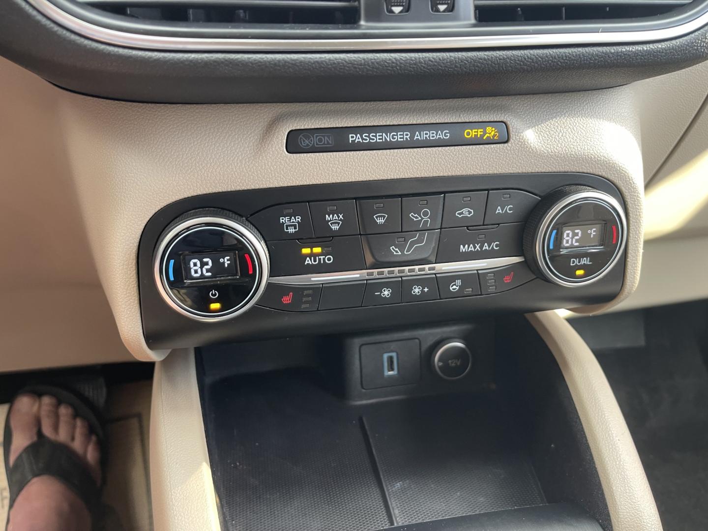 2020 Blue /Tan Ford Escape Titanium 4WD (1FMCU9J90LU) with an 2.0L L4 DOHC 16V engine, 6A transmission, located at 813 E Fairview Ave, Meridian , ID, 83642, (208) 336-8230, 43.618851, -116.384010 - 2020 Ford Escape AWD Titanium, runs and drives excelelnt. If you need a cheap AWD SUV come take a look at this one. This vehicle is very nice and clean, and ready to go.- Photo#11